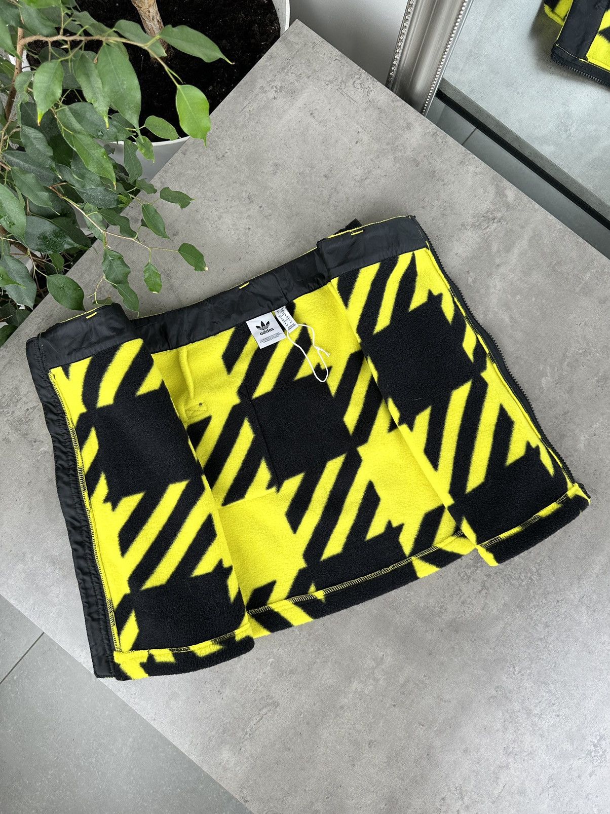 Adidas Adidas Fleece Mini Skirt Size 28" / US 6 / IT 42 - 7 Thumbnail