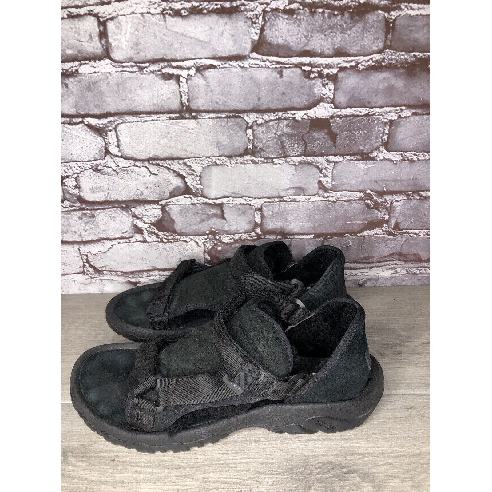 Ugg TEVA UGG COLLAB Black SHEEPSKIN Suede Strappy Outdoor Sandal Size US 10 / EU 43 - 15 Thumbnail