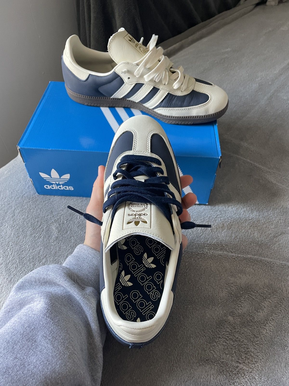 Adidas 2024 Wmns Samba OG 'Night indigo crew white' Size US 11 / EU 44 - 4 Thumbnail