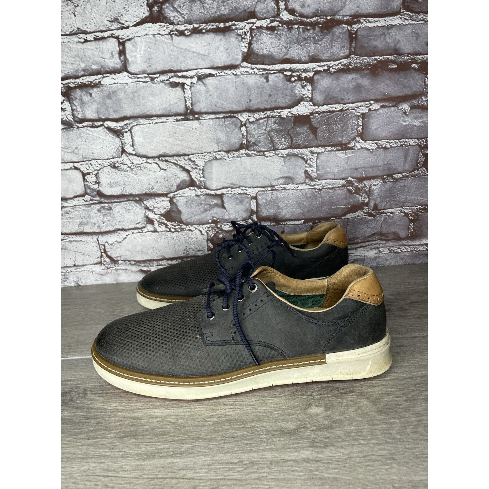 Johnston & Murphy JOHNSTON & Murphy 258459 MCGUFFEY NAVY LEATHER Lace GOLF SHO Size US 9 / EU 42 - 22 Thumbnail