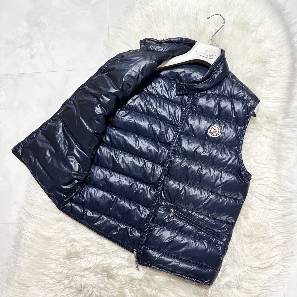 Moncler Authentic, Mint Condition Moncler GUI Gilet Light Down Vest Size US XS / EU 42 / 0 - 5 Thumbnail