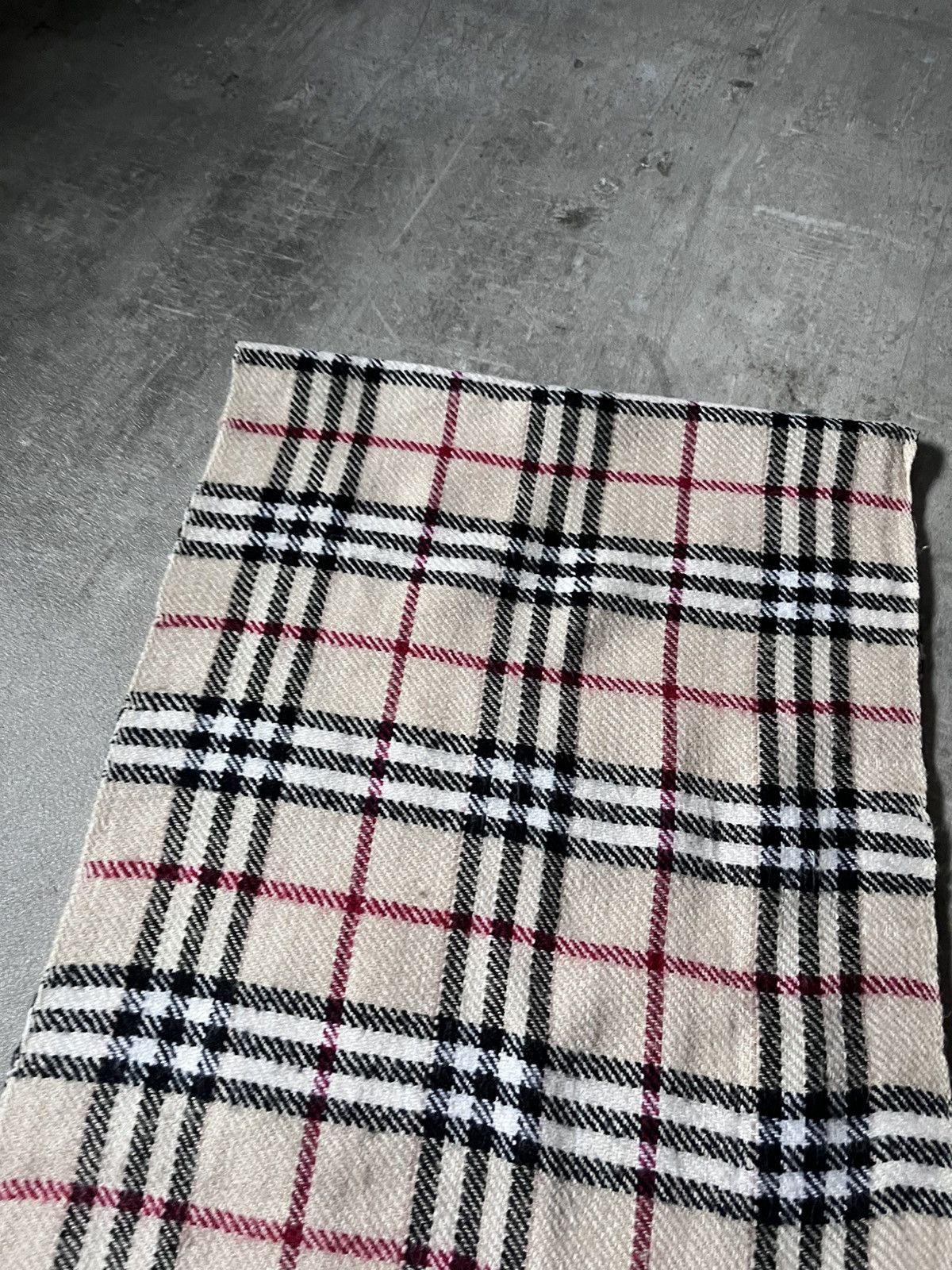 Burberry Burberrys vintage check beige scarf Size ONE SIZE - 5 Thumbnail