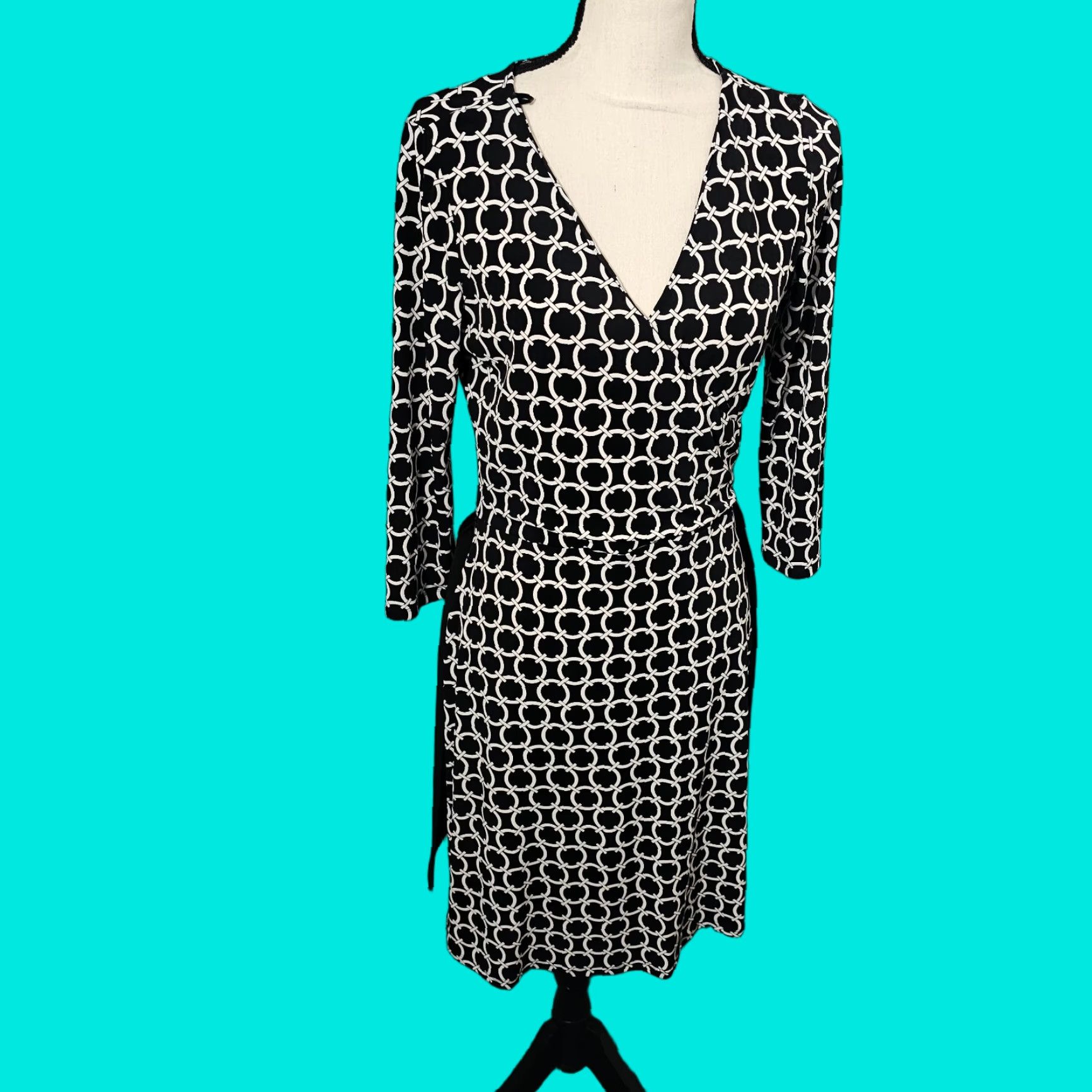 White House Black Market White House Black Market Dress 3/4 Sleeve Belted V-Neck Midi Black Women's 8 Size M / US 6-8 / IT 42-44 - 1 Thumbnail