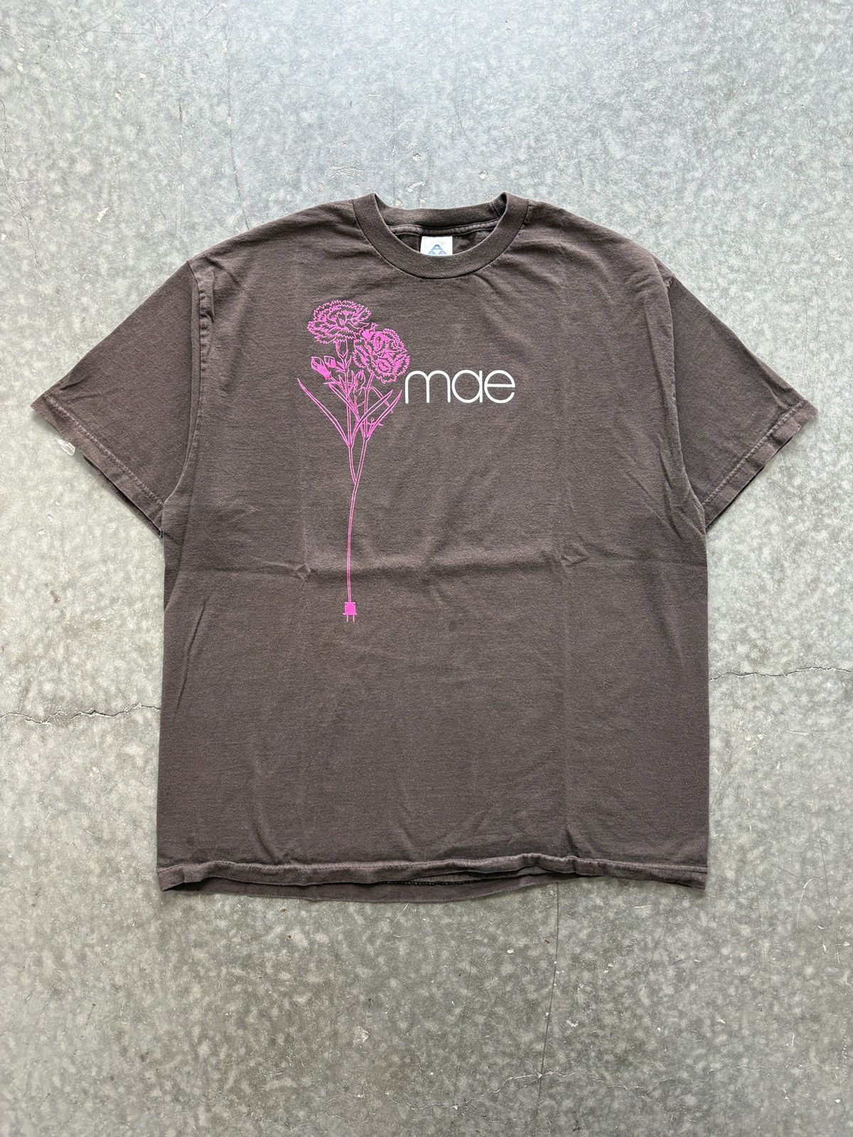 Vintage Vintage Y2K Mae Band Tee Size US XL / EU 56 / 4 - 1 Thumbnail