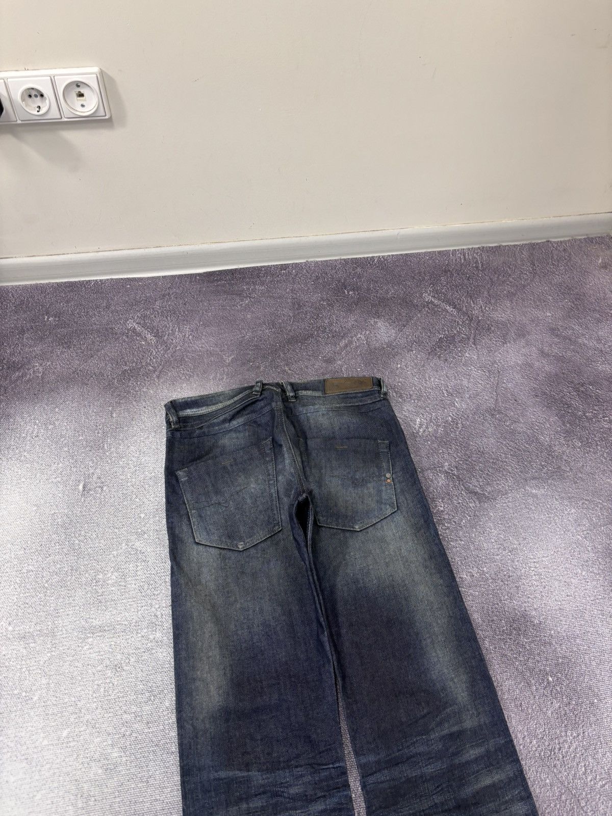 Diesel Diesel Belther NWT Men’s Regular Slim Tapered Denim Jeans Size US 27 - 17 Thumbnail