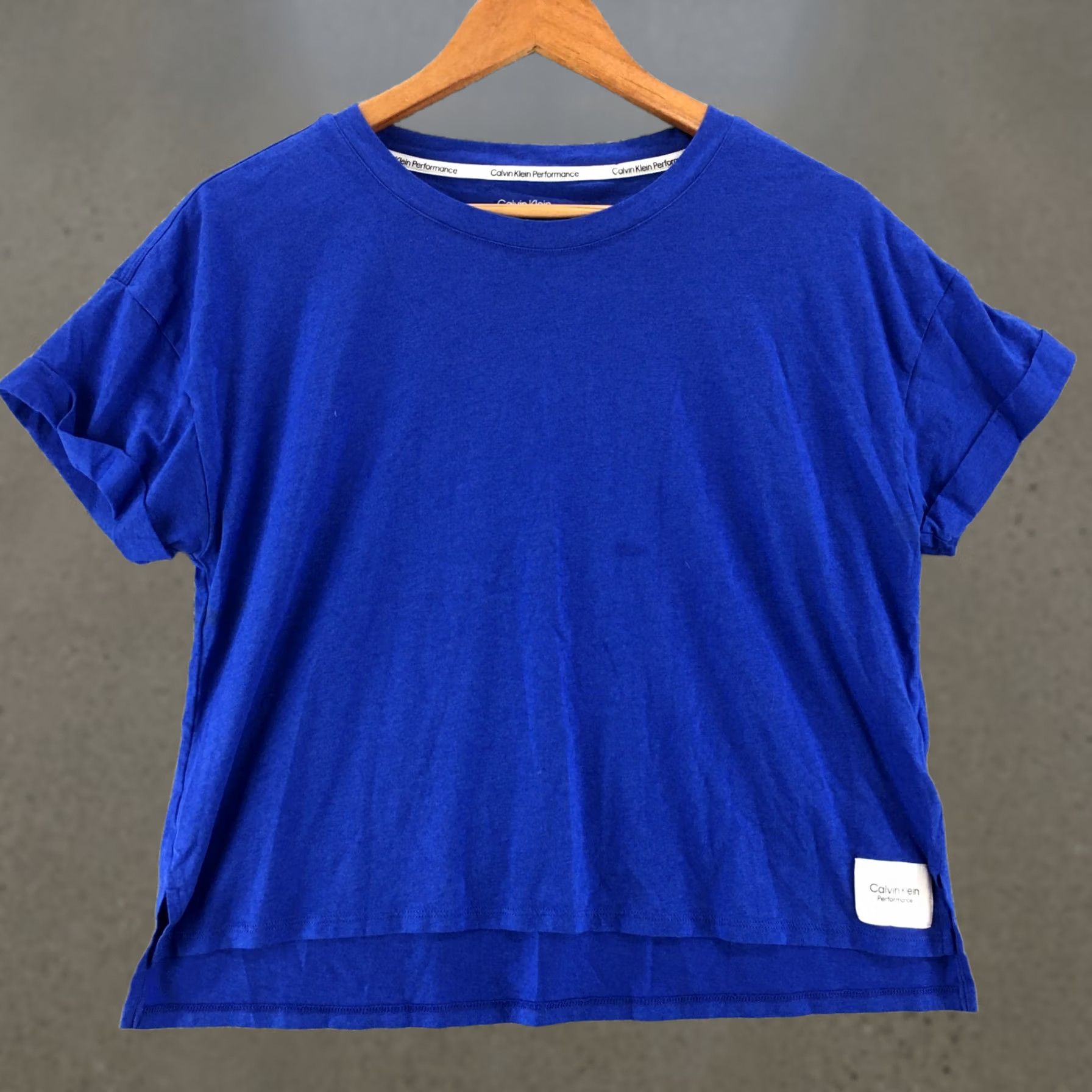 Calvin Klein Calvin Klein Crop Top Tee Tshirt Womens Large Blue Shirt Sleeve Round Neck Size L / US 10 / IT 46 - 1 Thumbnail