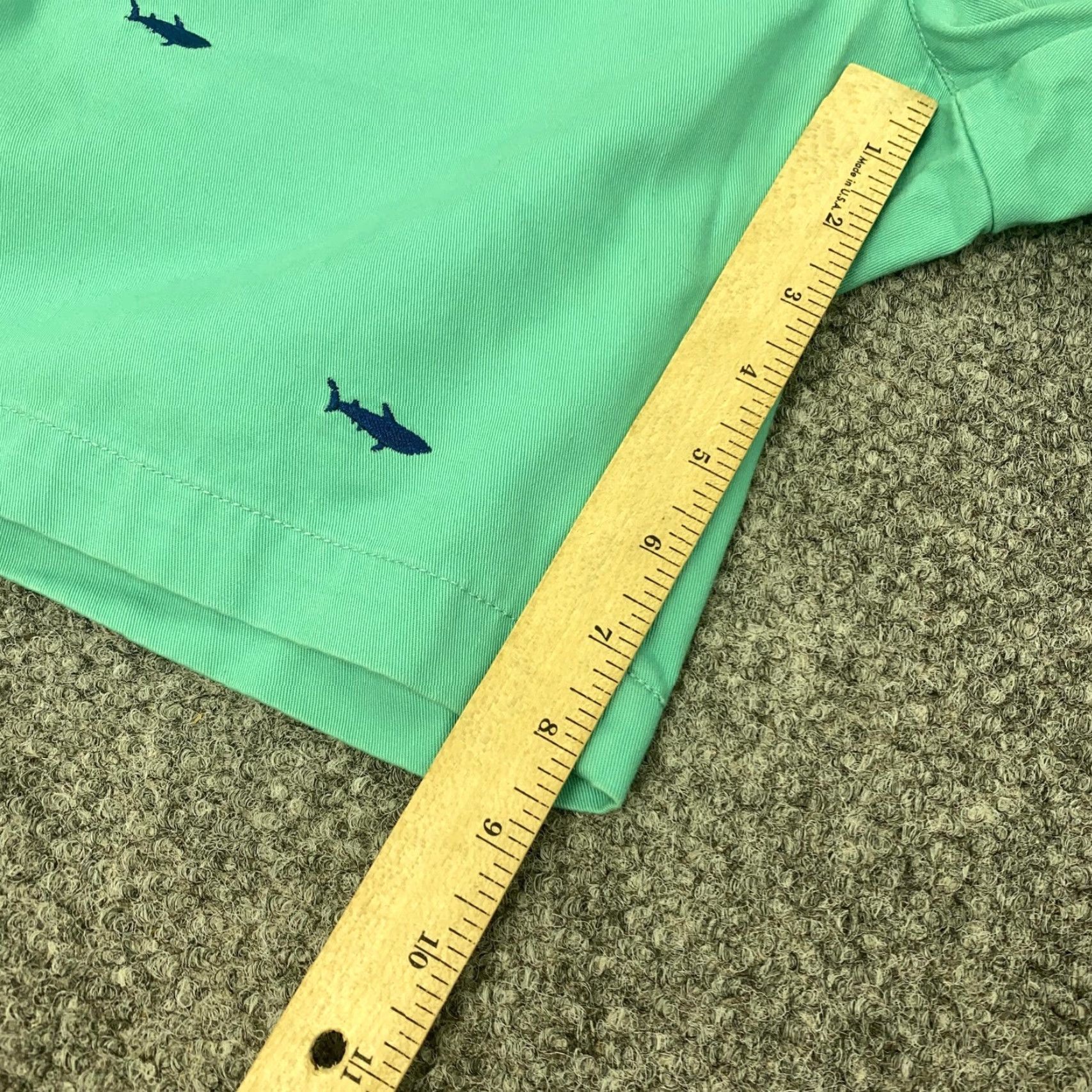 Vineyard Vines VINEYARD VINES Mens Chino Shorts 30 Green Shark Embroidered Casual Animal Print Size US 30 / EU 46 - 4 Thumbnail