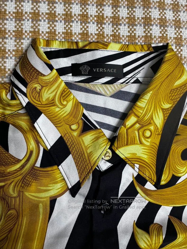Versace Versace Black and white striped gold leaf shirt Size US XL / EU 56 / 4 - 2 Thumbnail