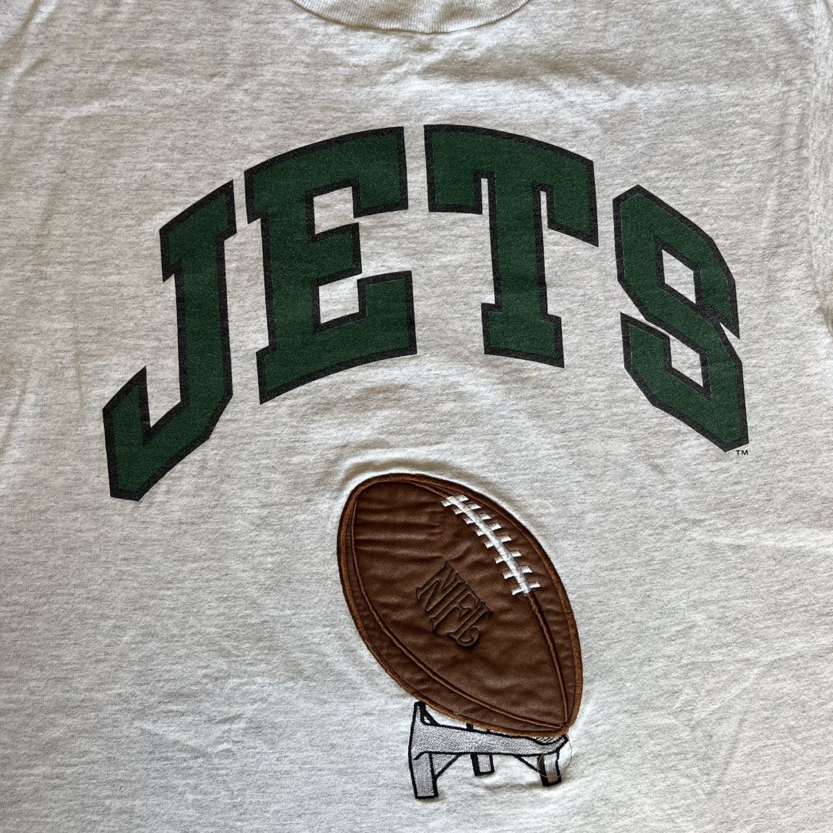 Nutmeg Vintage 1990s NFL Nutmeg New York Jets Football Logo T Shirt Size US L / EU 52-54 / 3 - 3 Thumbnail