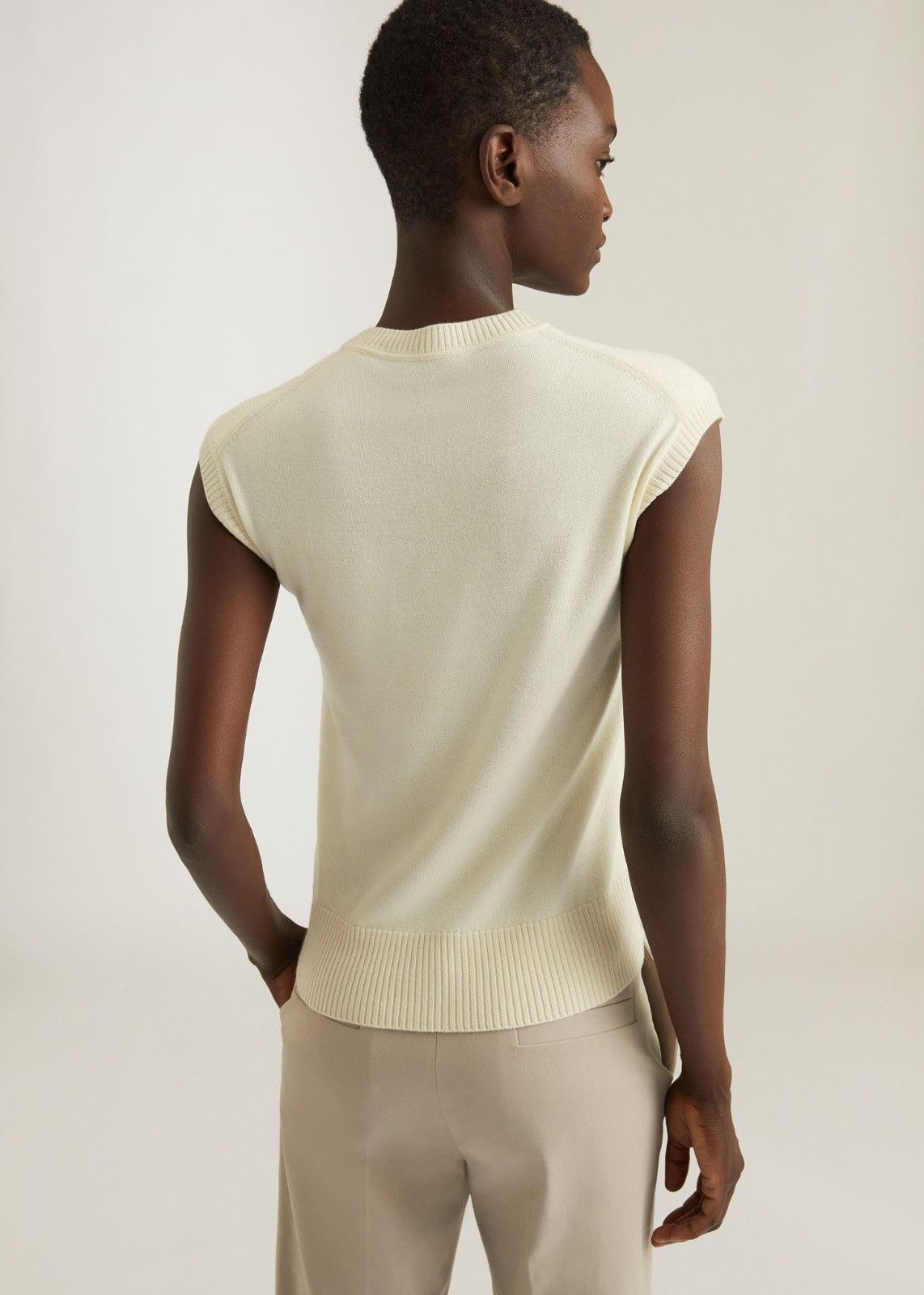 Loro Piana o1srvl11e0125 Wetherlam Top in Off White Size XS / US 0-2 / IT 36-38 - 2 Thumbnail