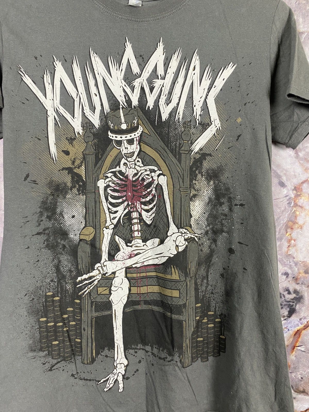Vintage Men’s Young Guns T-Shirt Skeleton on The Throne Size S Size US S / EU 44-46 / 1 - 4 Thumbnail