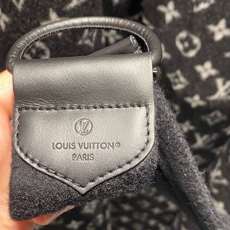 Louis Vuitton Louis Vuitton Black and white old flower full print bathro Size XS / US 0-2 / IT 36-38 - 5 Thumbnail