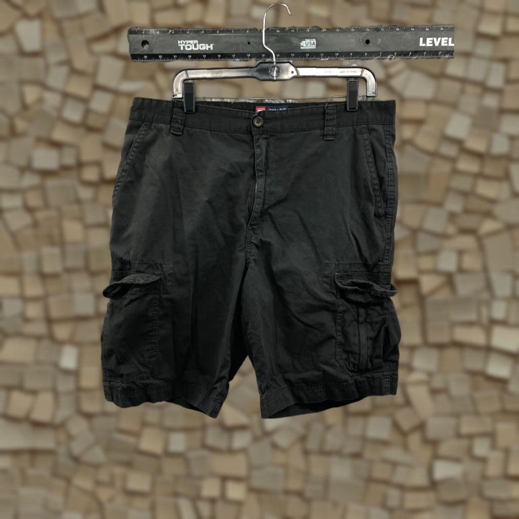 Chaps Chaps Cargo Shorts Mens 36 Mid Cargo Shorts Black Dark Wash 5-Pocket Regular Cotton Blend Belt Loops Logo Front Flat Front Zip Vintage No N/A? Size US 36 / EU 52 - 1 Thumbnail