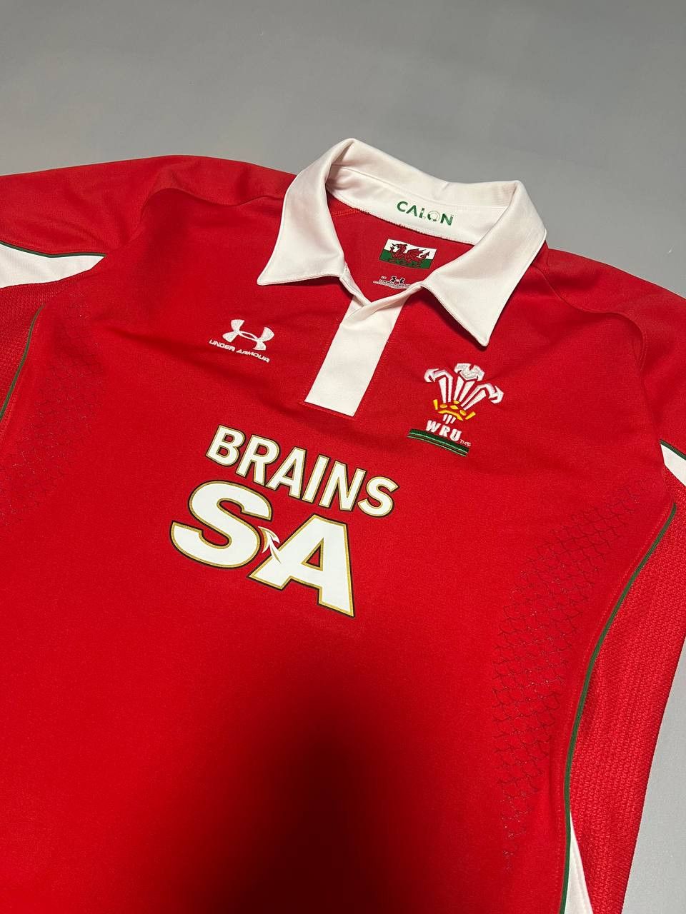 Under Armour Vintage Under Armour WRU Rugby Jersey Wales Rare Size US L / EU 52-54 / 3 - 5 Thumbnail