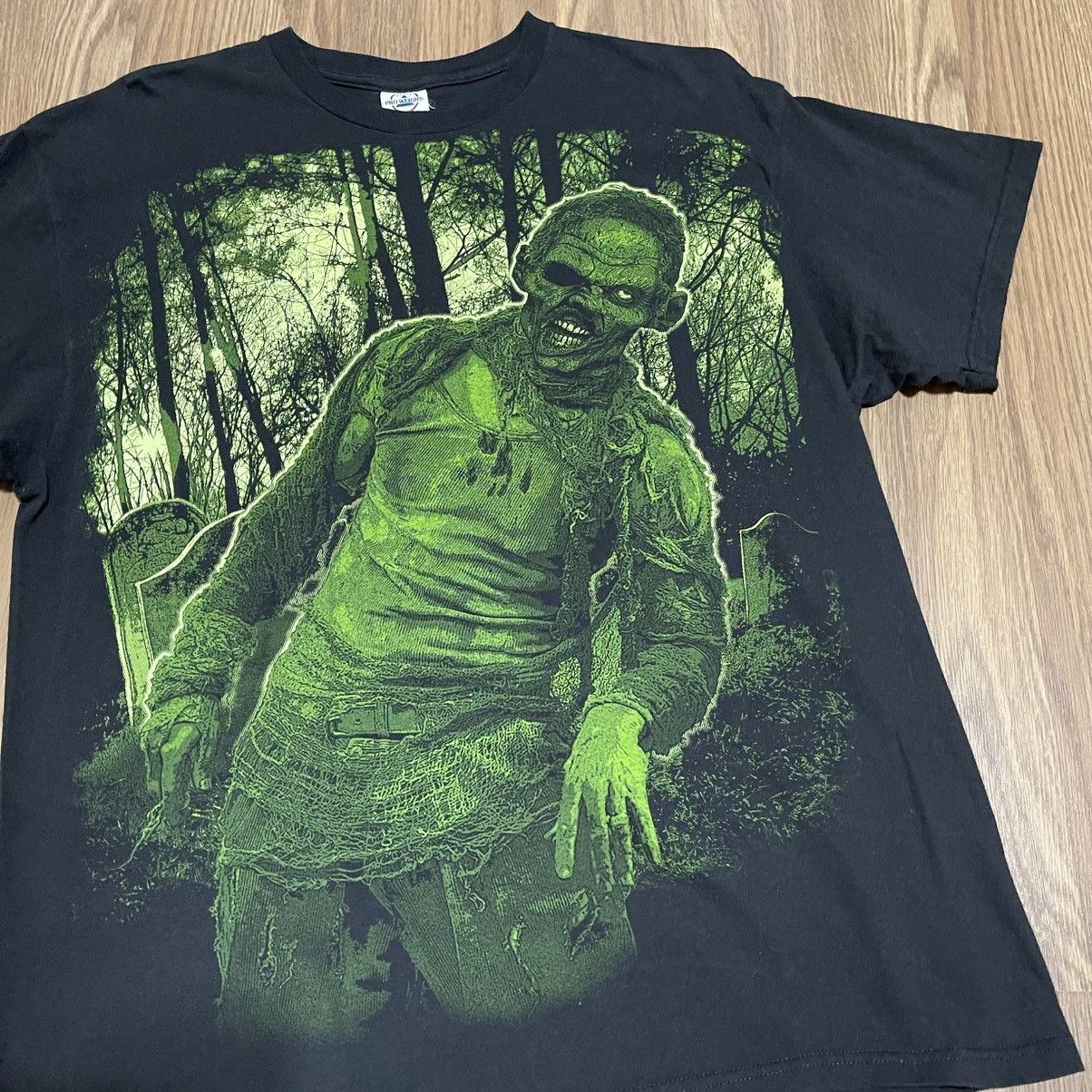 Vintage Y2K zombie graphic tee green black Size US XL / EU 56 / 4 - 2 Thumbnail