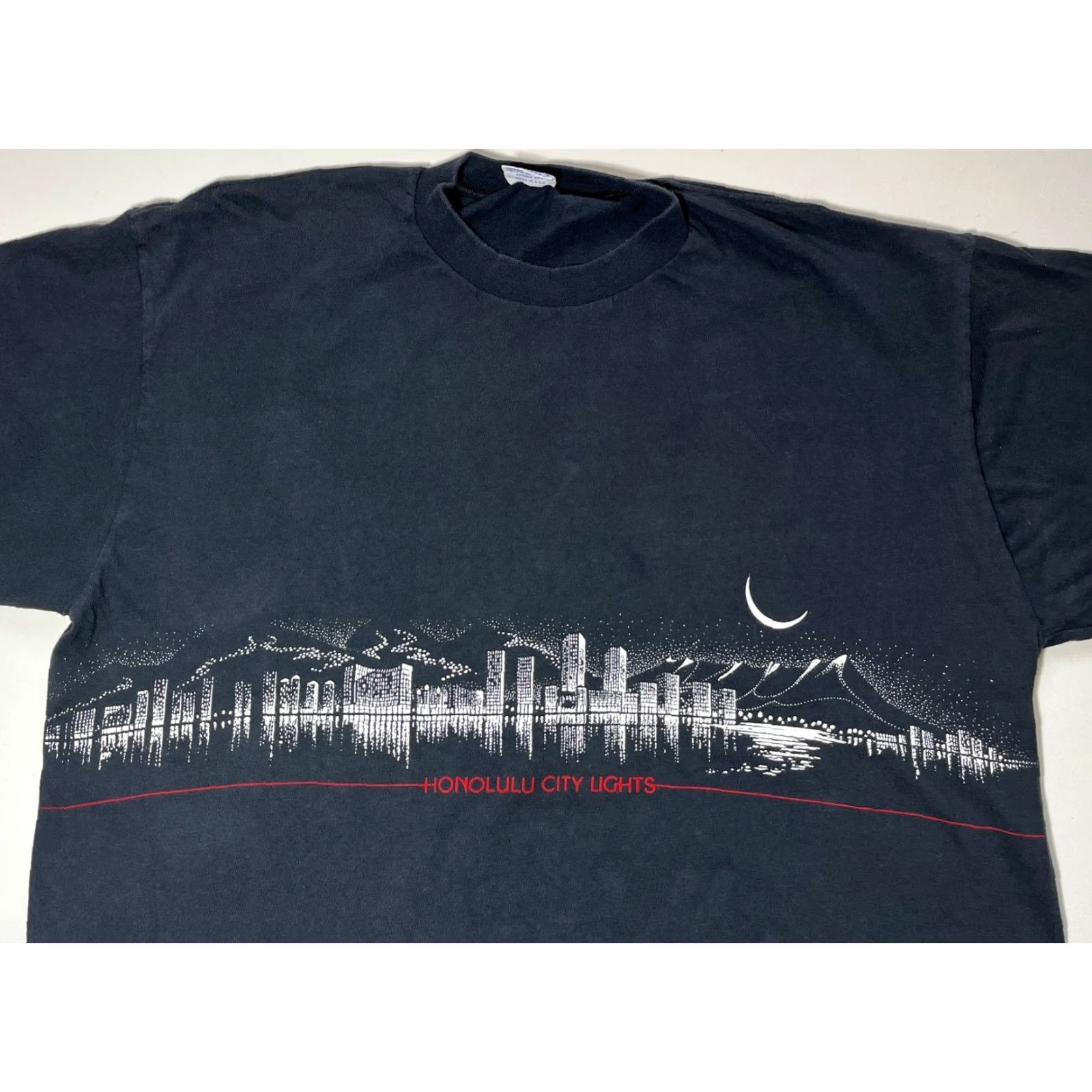 Vintage VINTAGE Crazy Shirts Hawaii T-Shirt Men’s XL City Lights Double-Sided 90s Hawaii Vintage XL Black T-Shirt Size US XL / EU 56 / 4 - 5 Thumbnail