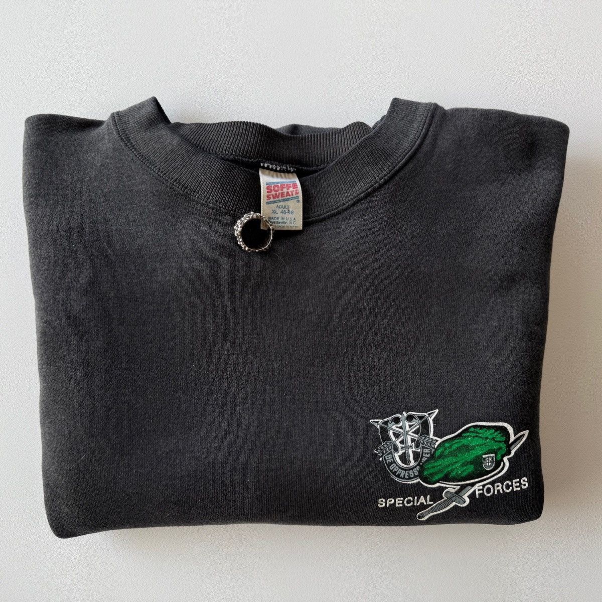 Vintage 1990s Vintage Green Berets Special Forces Army Sweatshirt Size US XL / EU 56 / 4 - 7 Thumbnail