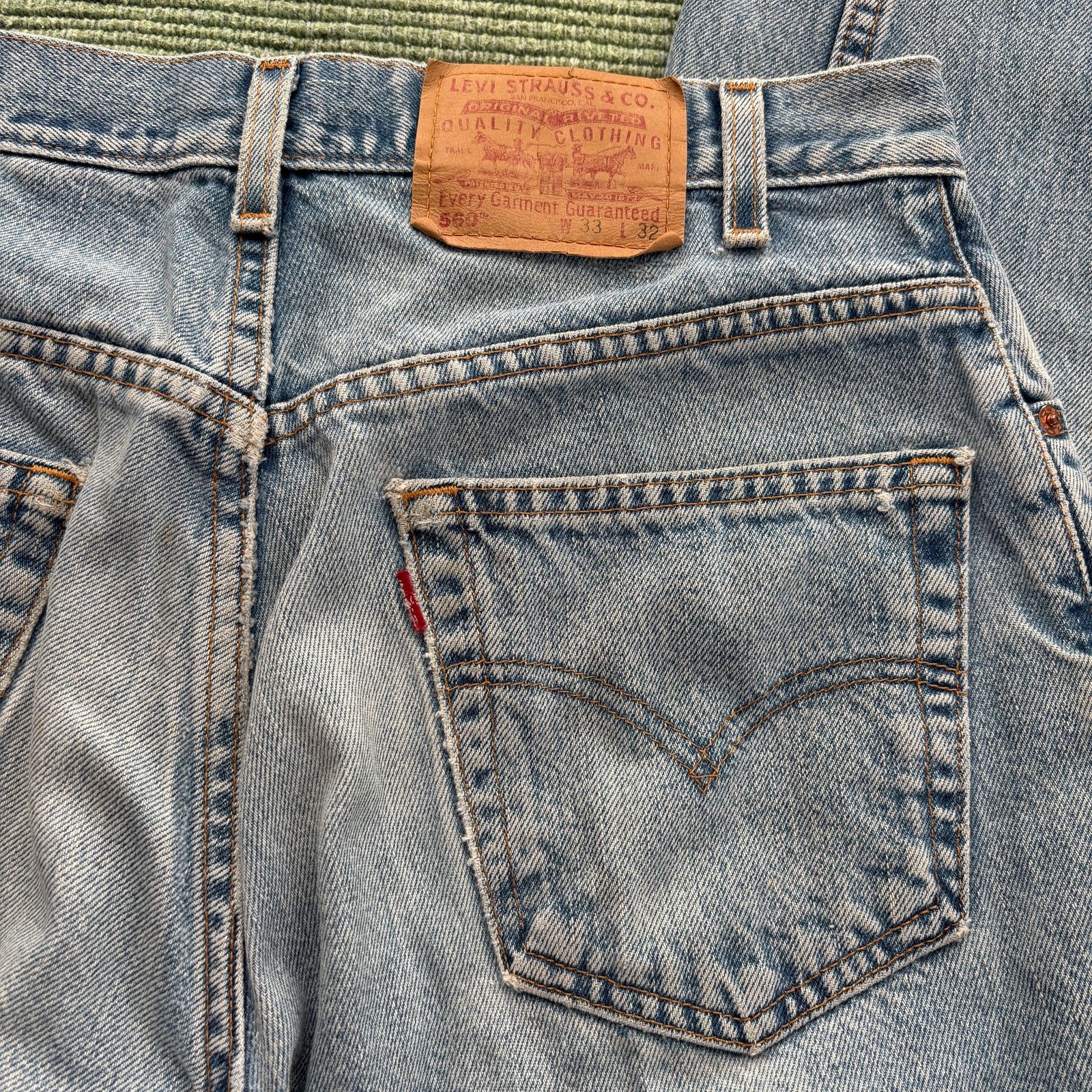 Levi's Vintage 90s Levis 560 Distressed Light Wash Tapered Jeans Size US 33 - 2 Thumbnail