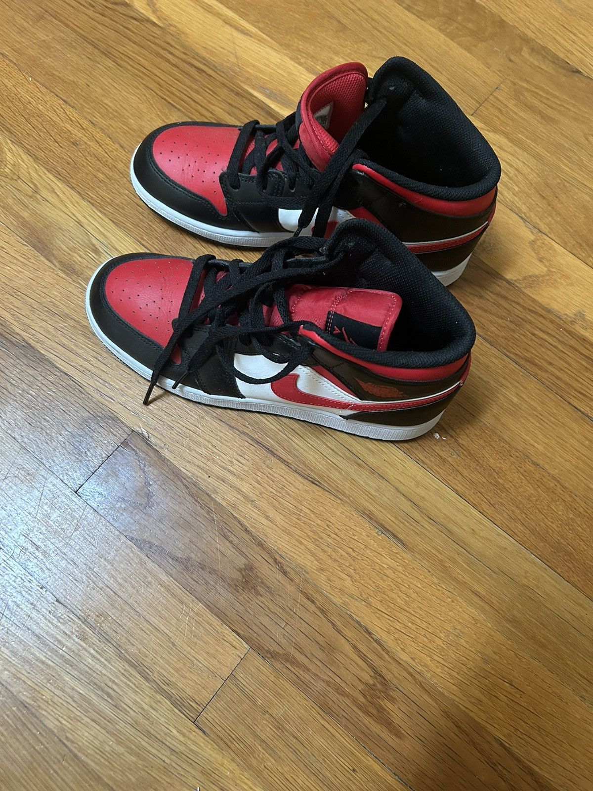 Jordan Brand × Nike Jordan 1 Mid Size US 6.5 / EU 39-40 - 1 Thumbnail