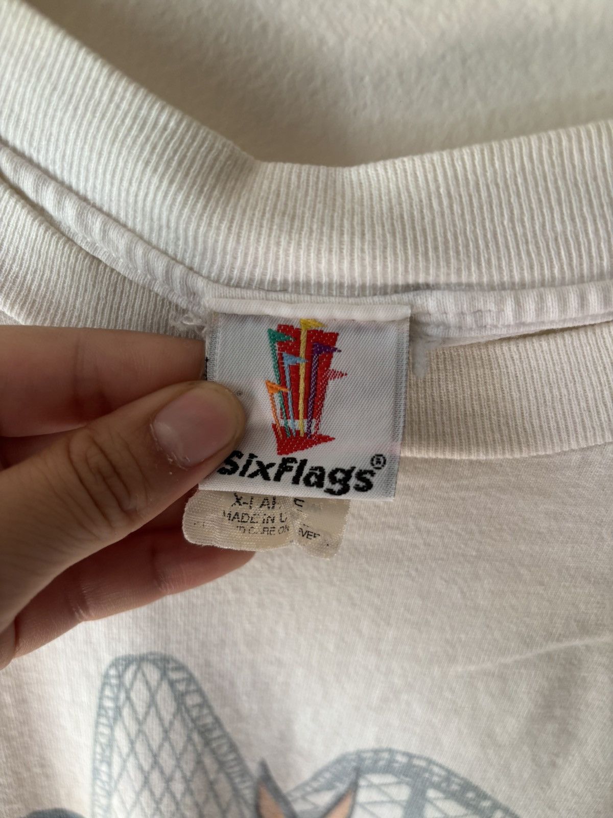 Vintage 1999 Six Flags Looney Tunes Tee Size US XL / EU 56 / 4 - 4 Thumbnail