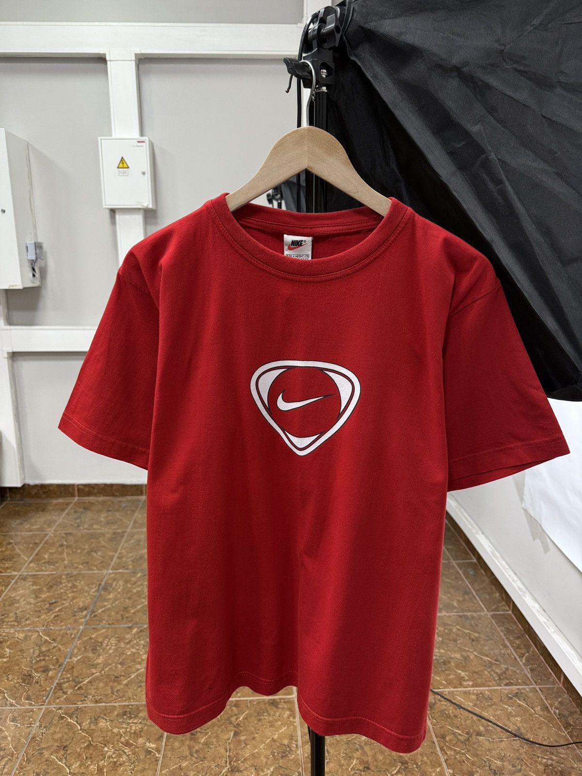 Nike 🇺🇸 Vintage 90s Nike Total Ninety 90 T-Shirt Center Logo Retro Size US M / EU 48-50 / 2 - 1 Thumbnail