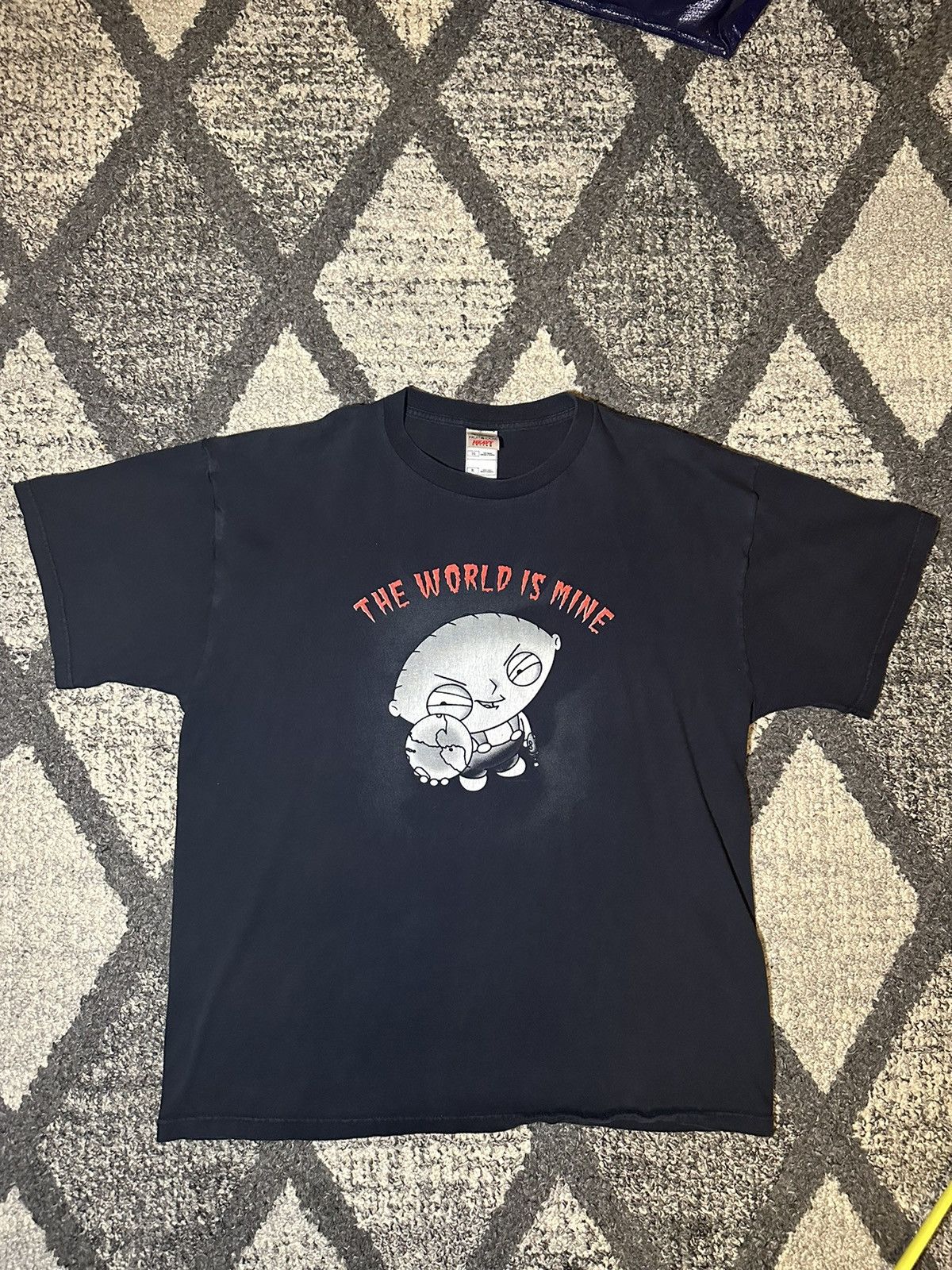 Vintage Vintage Family Guy Stewie the world is mine tee Size US L / EU 52-54 / 3 - 1 Thumbnail
