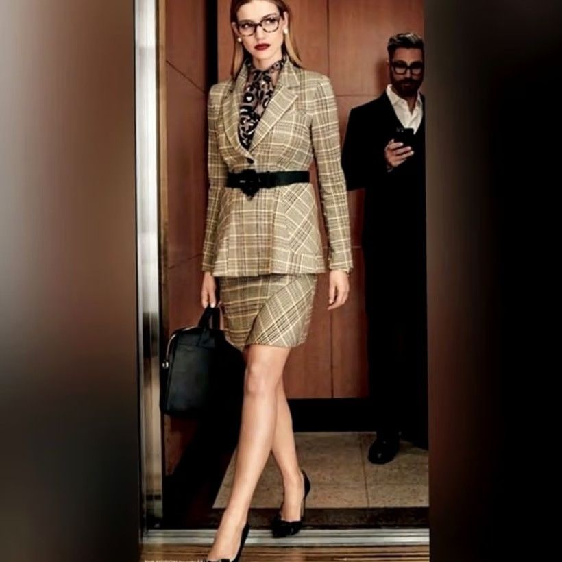 Vintage Cabi Skirt Suit Set Houndstooth Buttons Skirt & Jacket Pastime Preppy Size M 2 Piece Women Vintage No- Longer considered Size 32" / US 10 / IT 46 - 4 Thumbnail