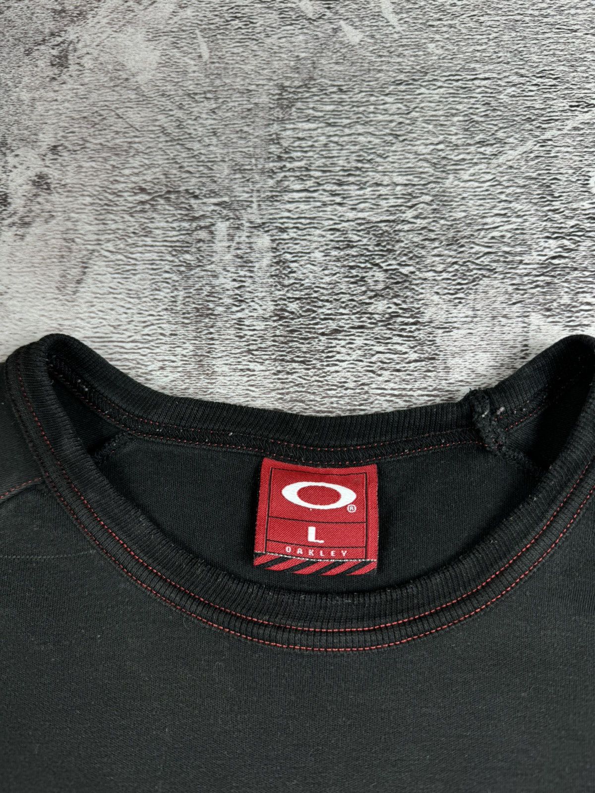 Oakley 90S Oakley RARE Gorpcore Black Print Center Logo T-Shirt Size US L / EU 52-54 / 3 - 7 Thumbnail
