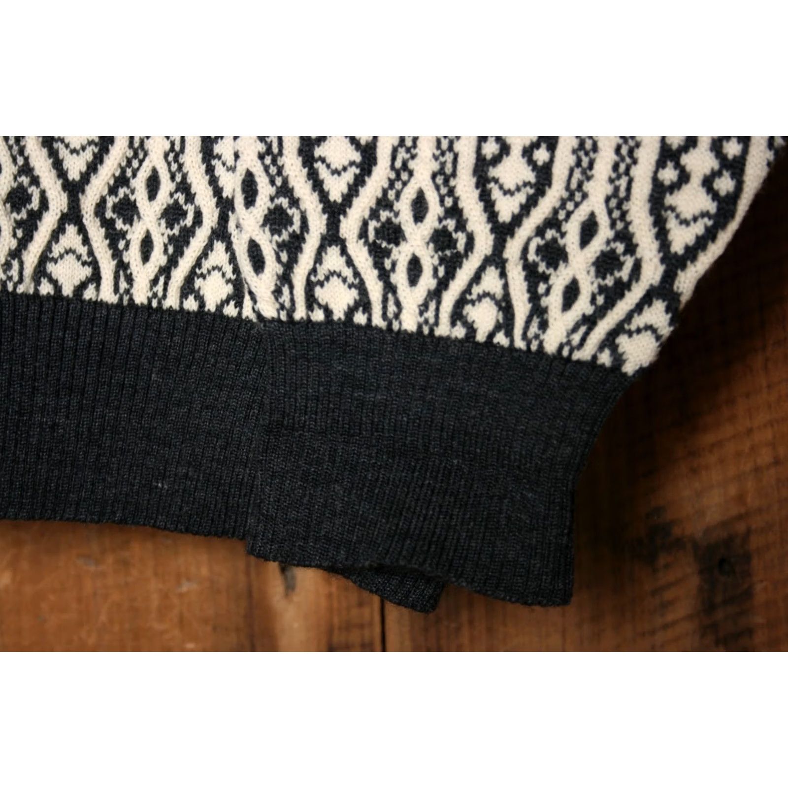 Neiman Marcus VINTAGE Neiman Marcus Gray & Ivory Texture Knit Merino Wool Sweater Men's M Size US M / EU 48-50 / 2 - 3 Thumbnail