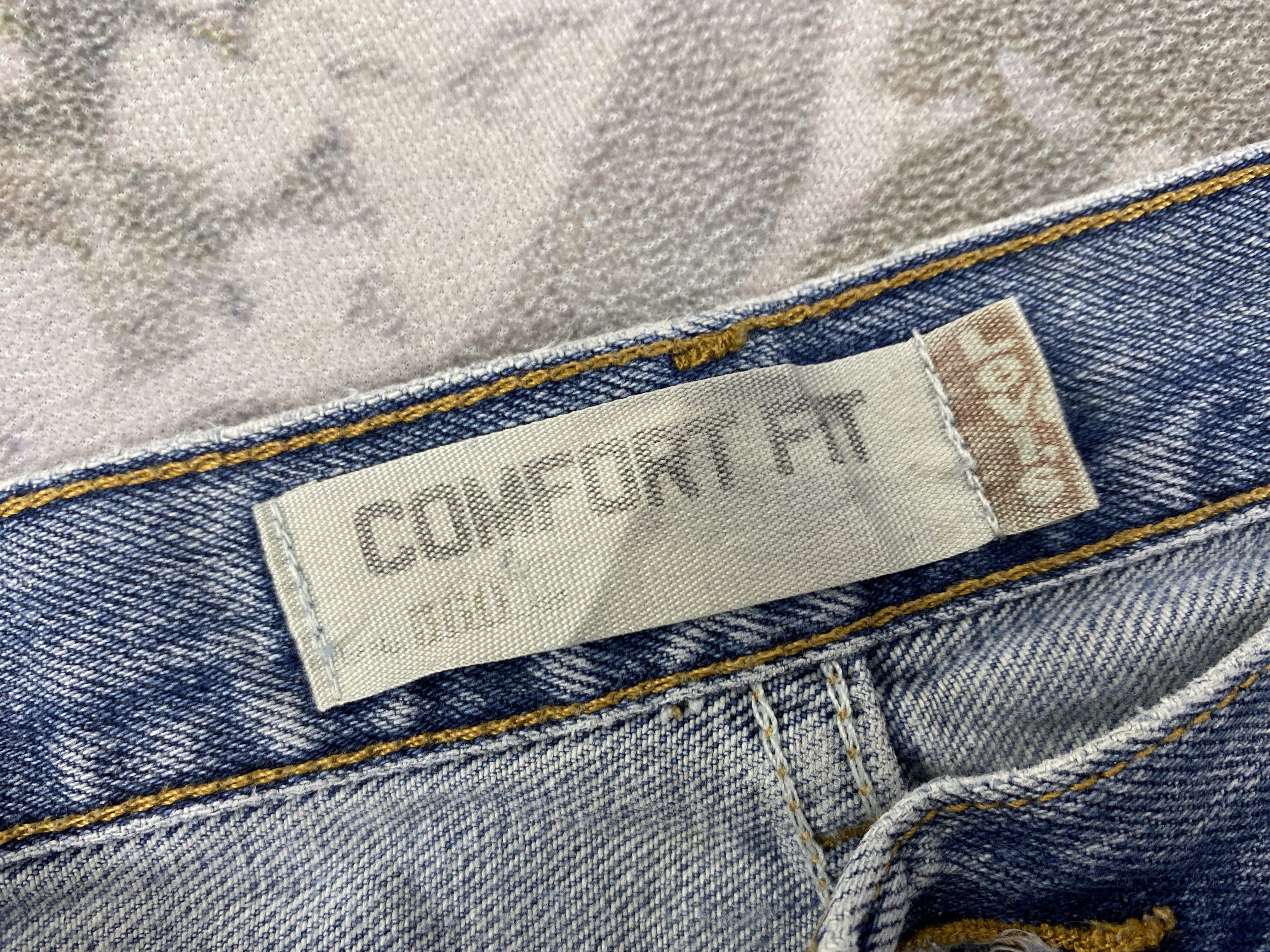 Light Wash Vintage Levi's 560 Comfort Fit Denim -JN747