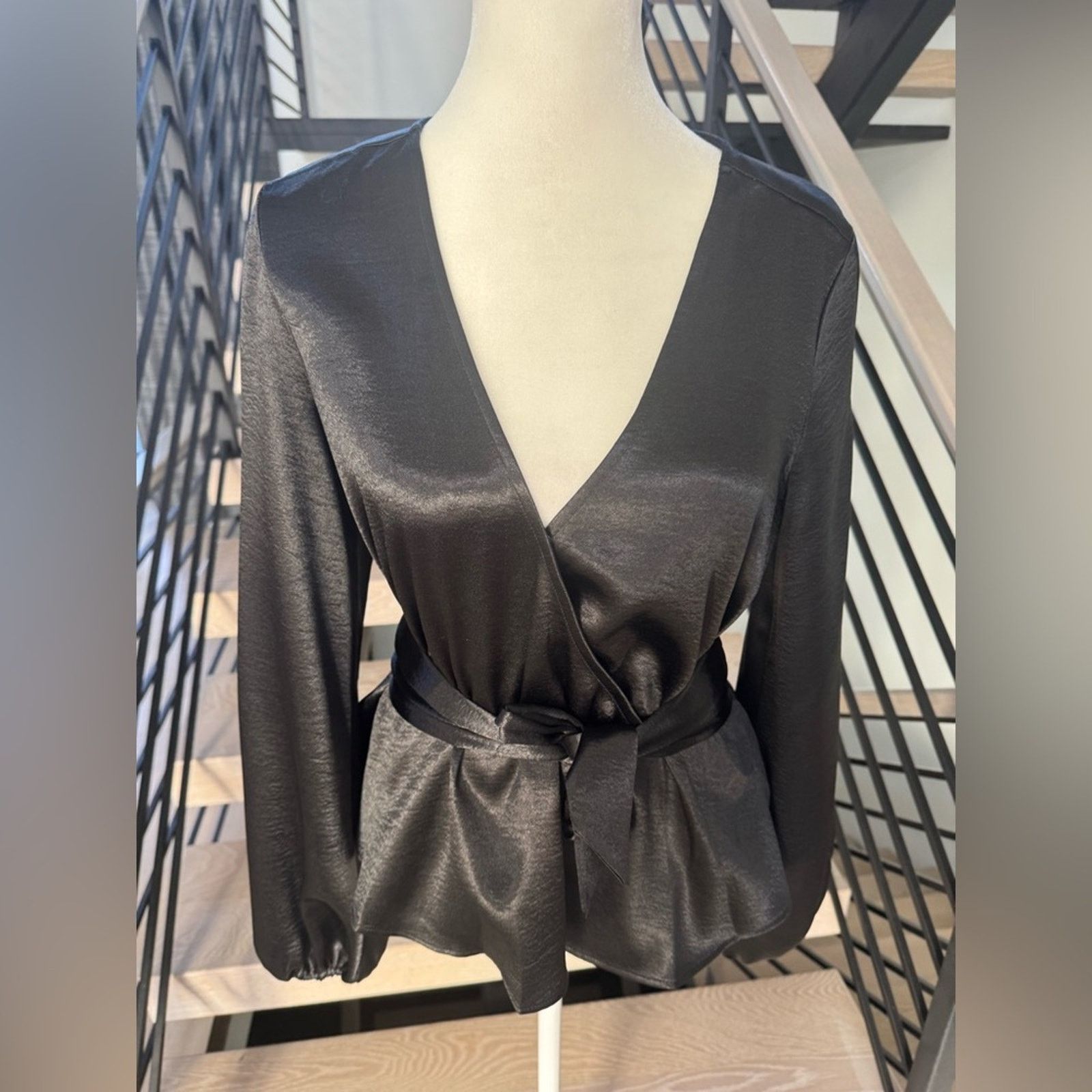 Other New Y2K Guess Black Satin Wrap Top size XS Size S / US 4 / IT 40 - 4 Thumbnail