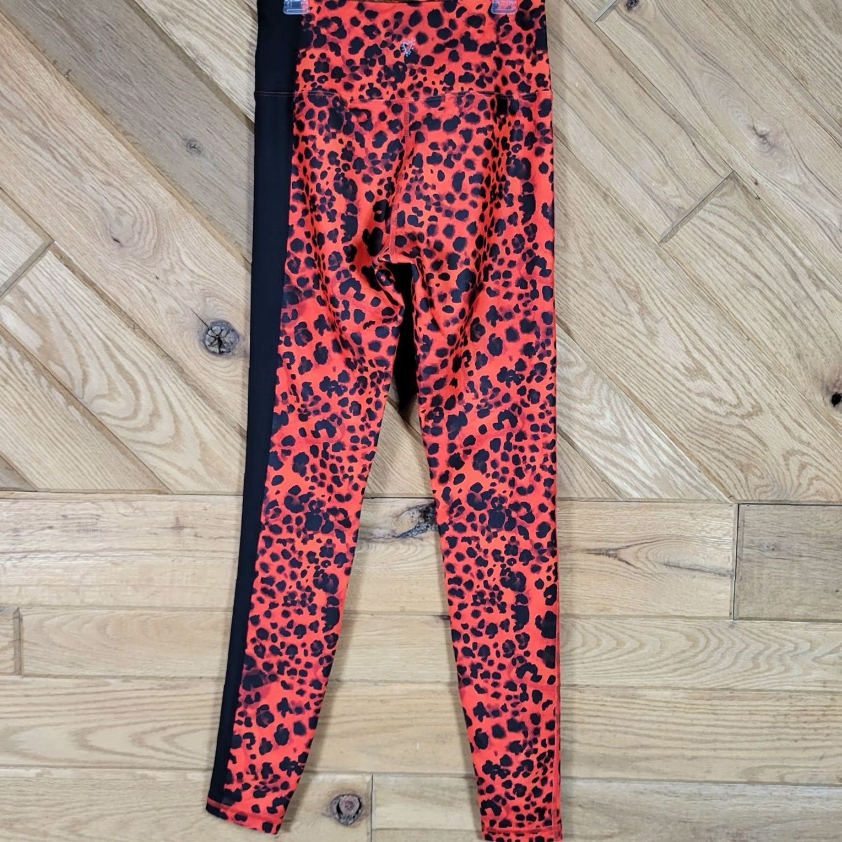 Betsey Johnson Betsey Johnson Leggings Performance Red & Black Leopard Print XS Women Leggings Skinny Ankle Activewear Womens XS Leopard Red Black Size 26" / US 2 / IT 38 - 2 Thumbnail