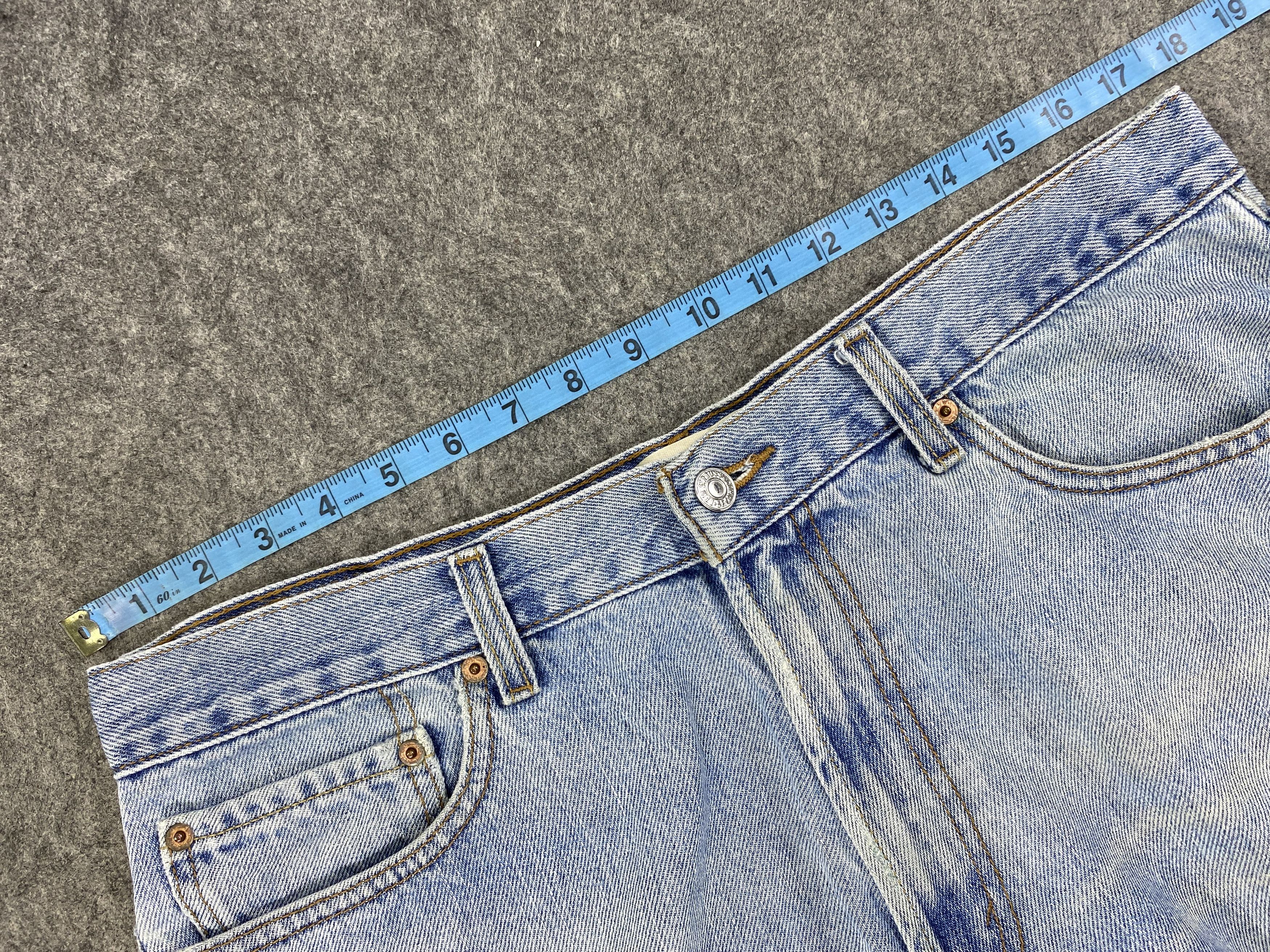 Japanese Brand Blue Wash Vintage Levi's 550 Jeans 35x31.5 Denim -JN2074 Size US 35 - 5 Thumbnail
