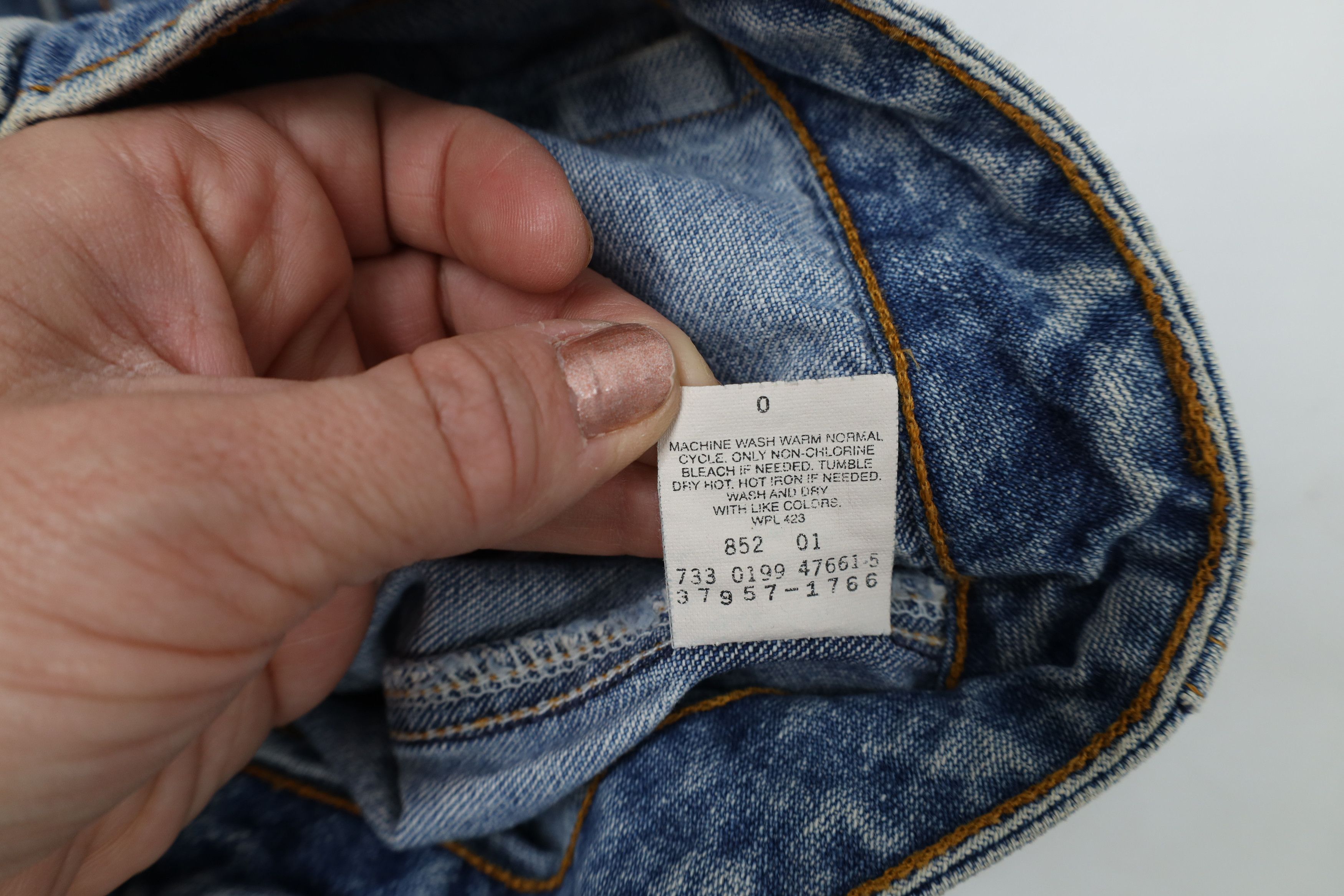 Levi's × Vintage Vintage 90s Levis Big Pocket Dungaree Denim Jean Shorts Size 32" / US 10 / IT 46 - 7 Thumbnail