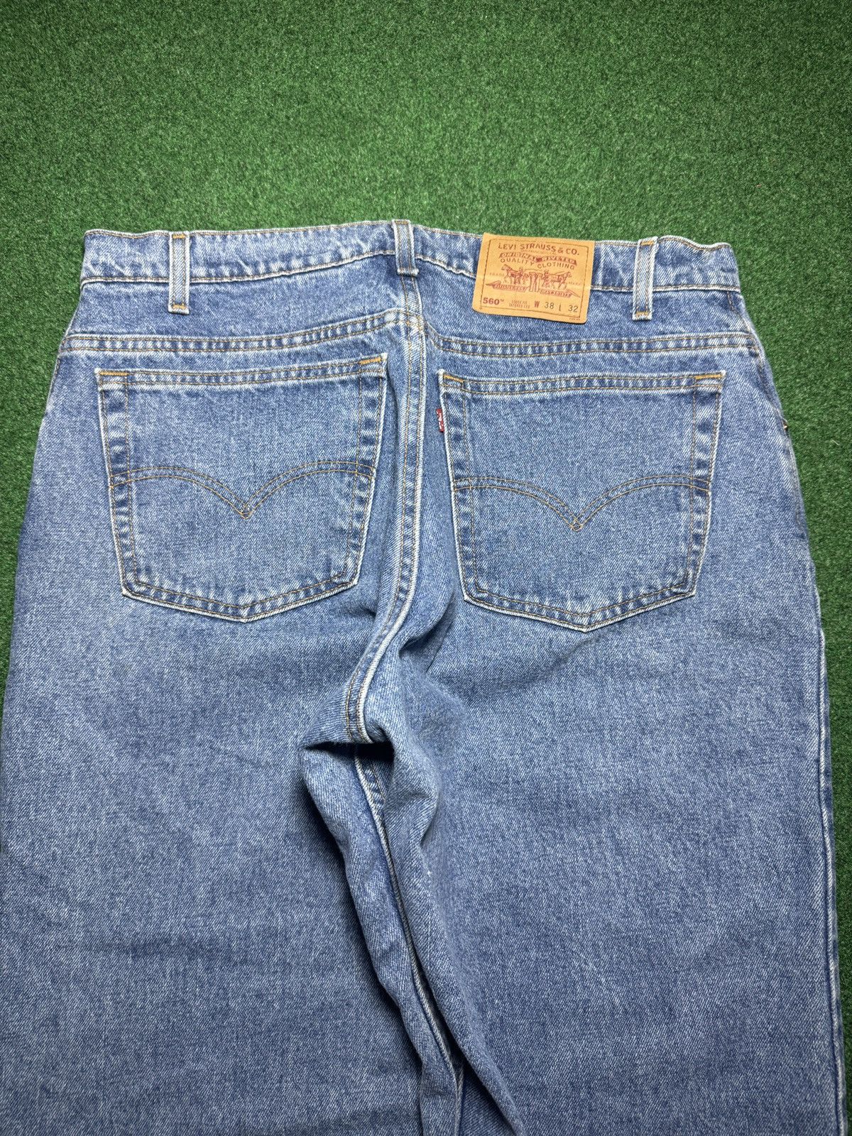 Levi's Vintage Clothing Vintage Levi’s 560 Loose Baggy USA 38x32 Wide Leg Jeans Size US 38 / EU 54 - 2 Thumbnail
