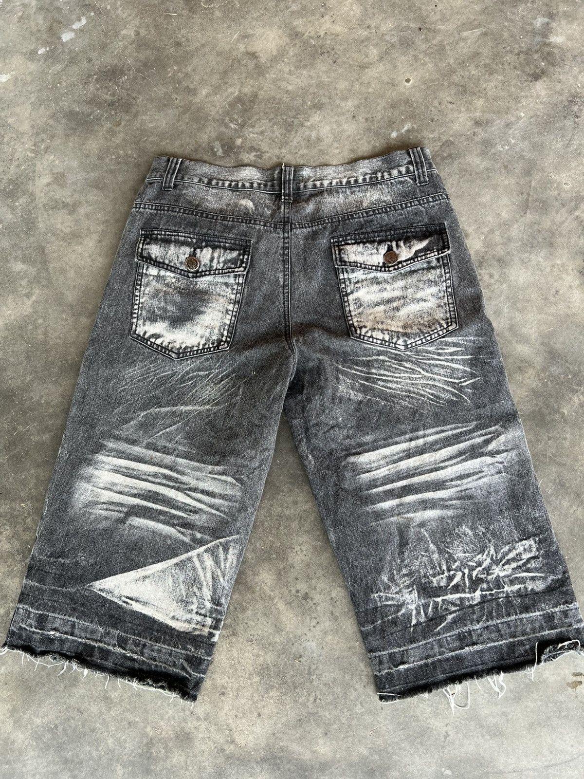 Japanese Brand Vintage Lowbox Short Jean Size US 32 / EU 48 - 2 Thumbnail