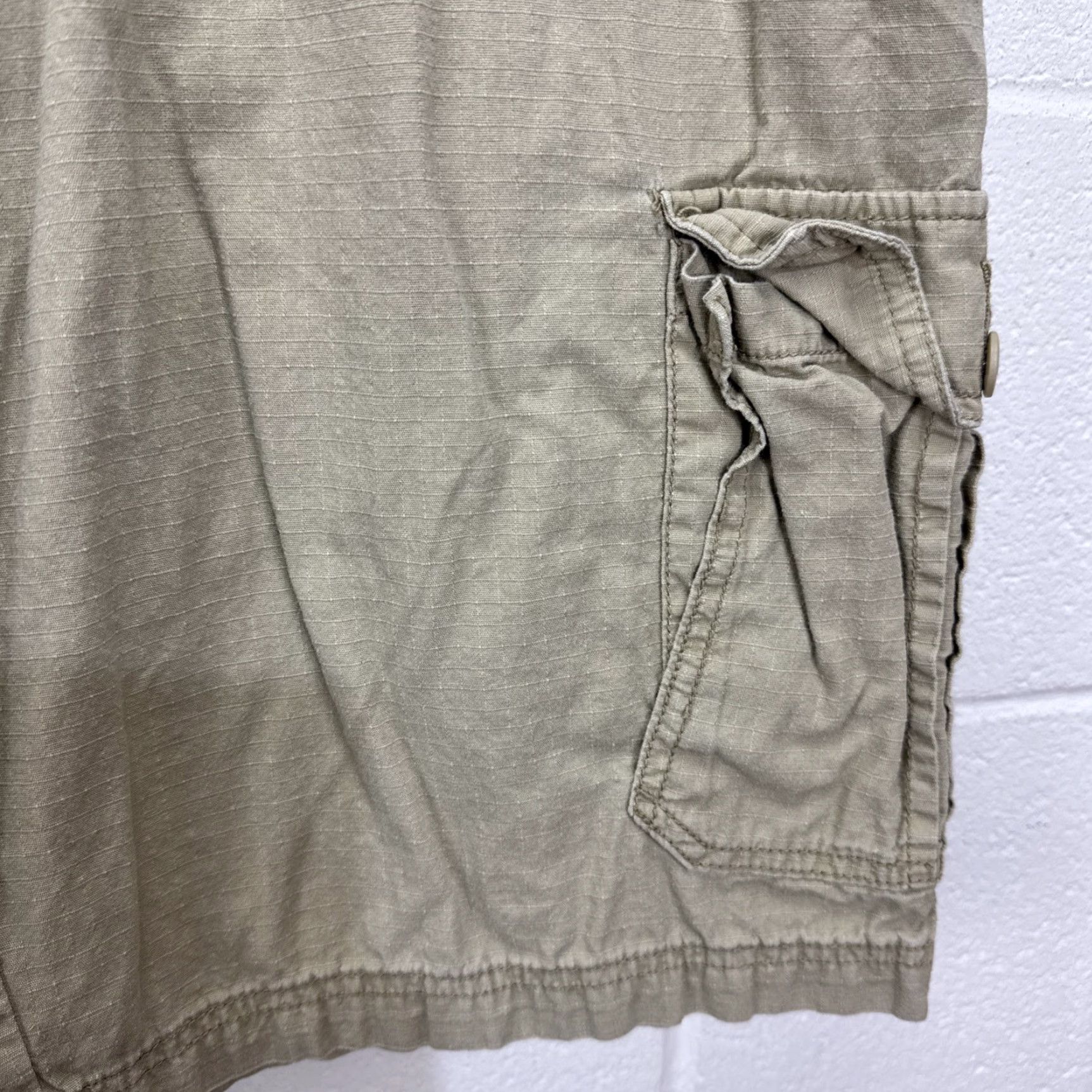 Vintage VINTAGE Wearfirst Mens Cargo Shorts Sz 34 Lightweight Microfiber Casual Outdoor Hiking Utility Beige Men Size US 34 / EU 50 - 5 Thumbnail