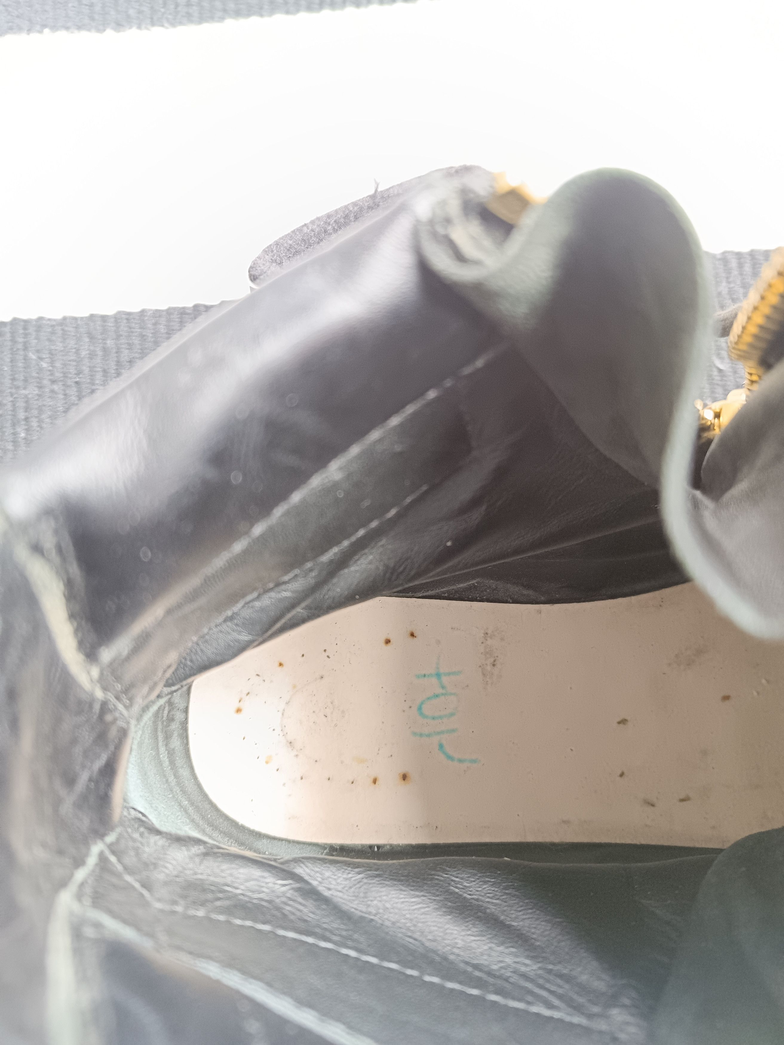 Giuseppe Zanotti Giuseppe Zanotti Gold Strap Velvet High Top Sneakers Size US 8.5 / EU 41-42 - 13 Thumbnail