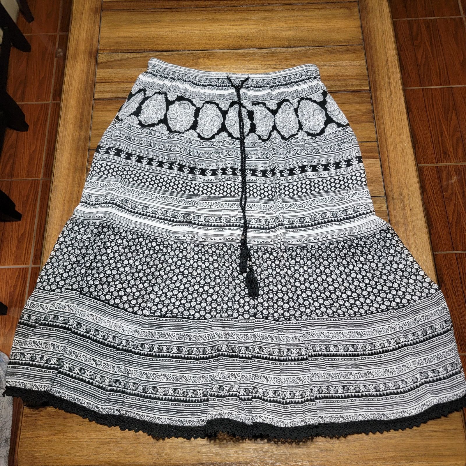 Other NY Collection B&W Boho Full Length Skirt - Size XL Petite Size 34" / US 12 / IT 48 - 1 Thumbnail