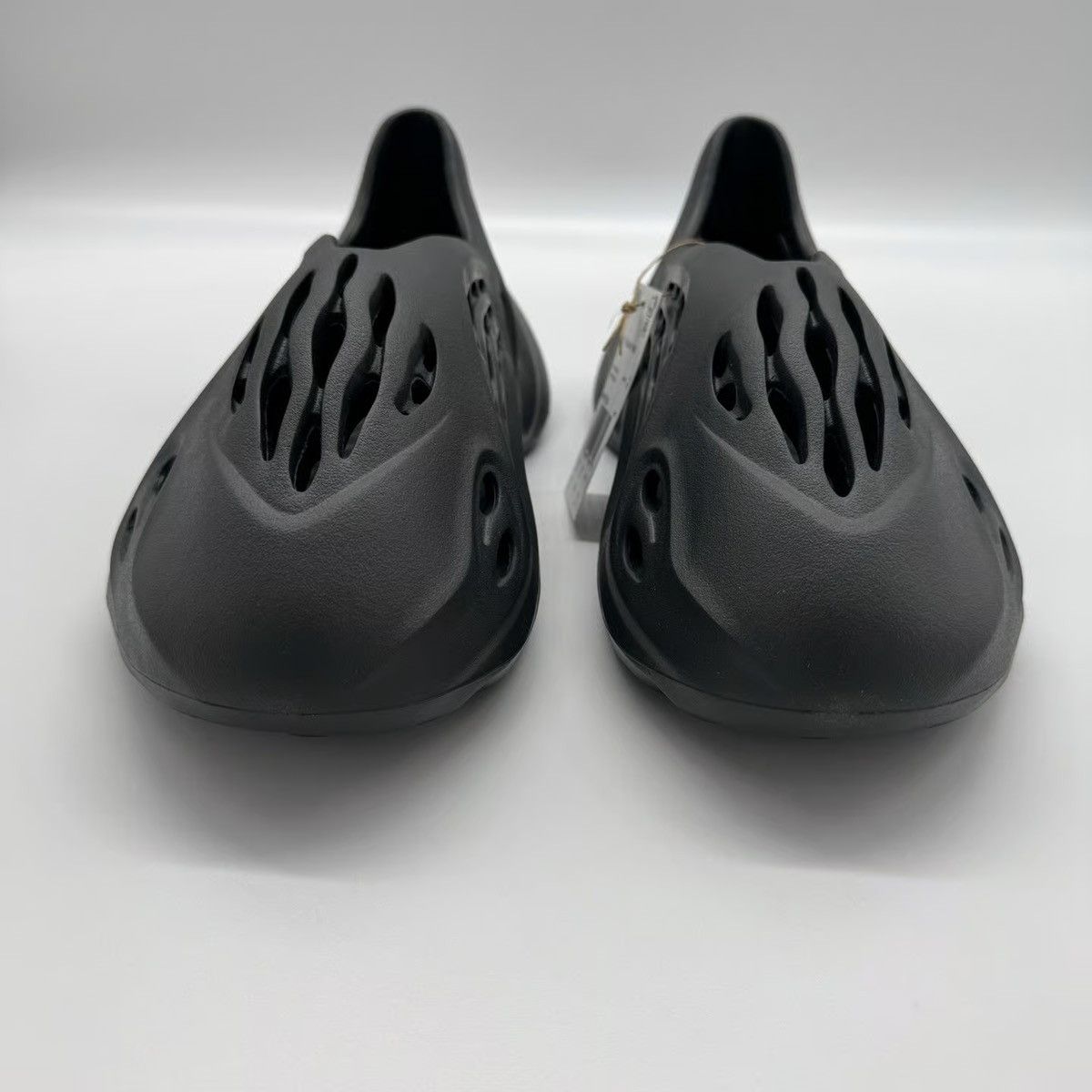 Adidas Adidas Yeezy Foam RNR Onyx (2022/2024) Size US 10 / EU 43 - 3 Thumbnail