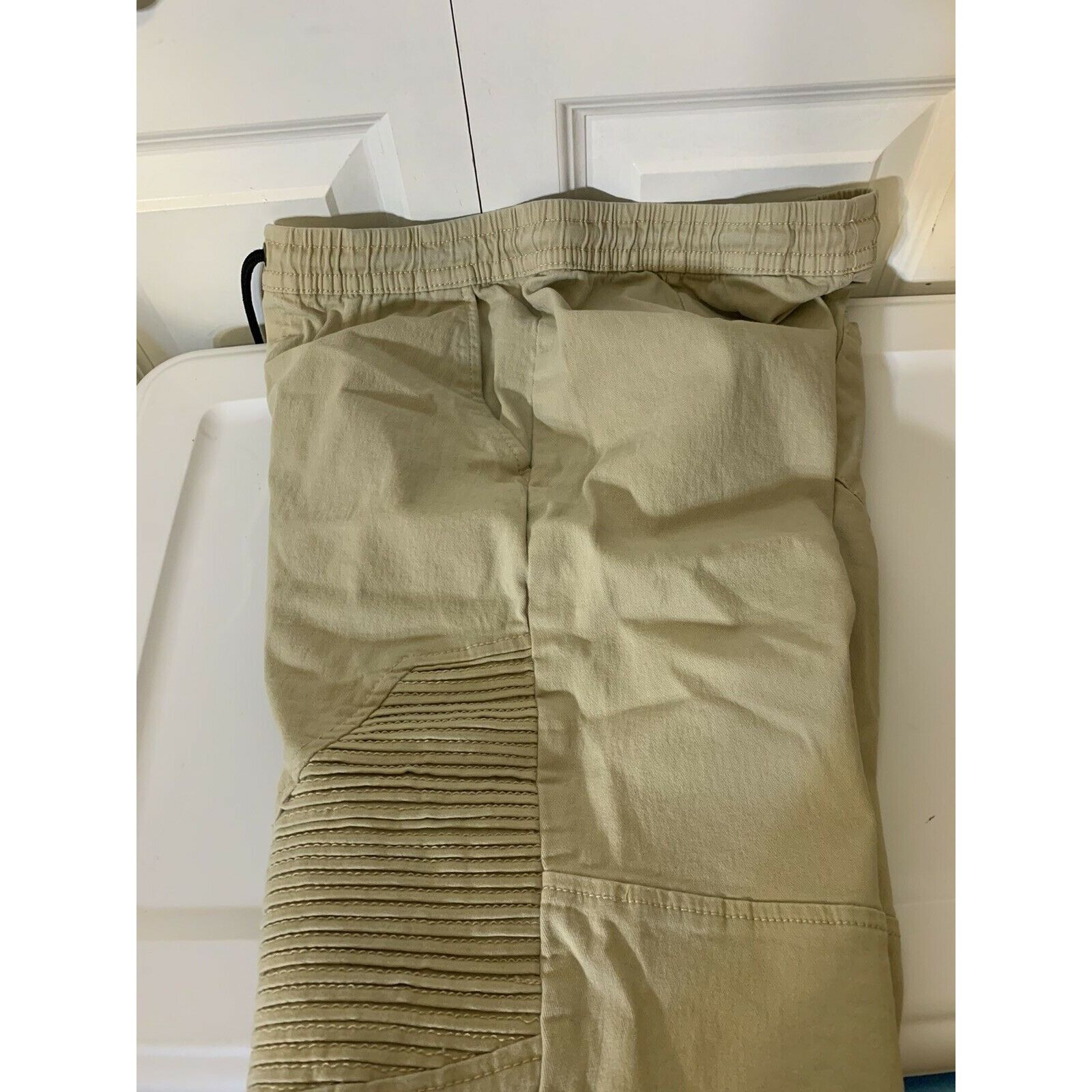 Akademiks Akademiks Men’s Sz M Beige Khaki Shorts W Pockets Size US 32 / EU 48 - 1 Thumbnail