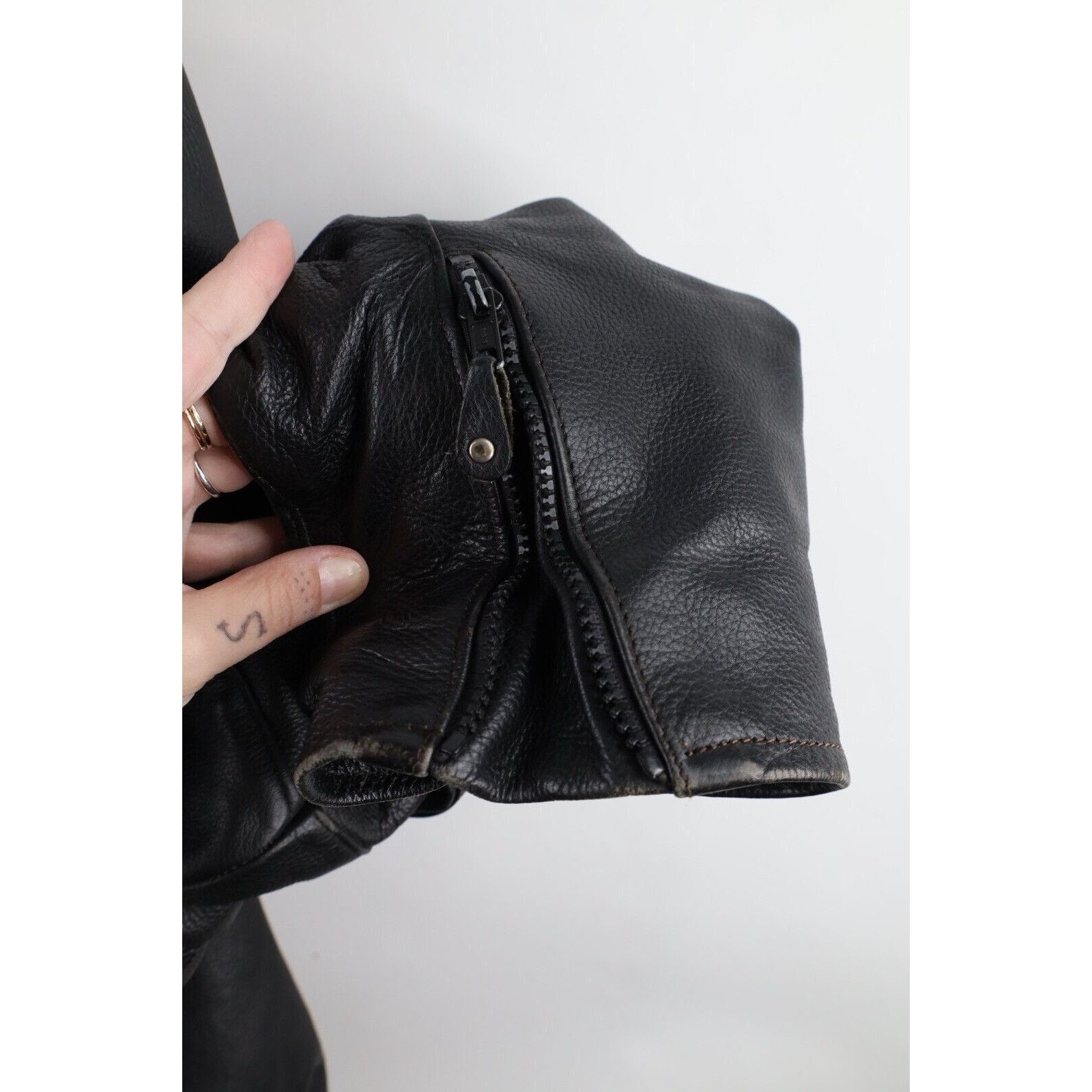 Vintage Vintage 90s Streetwear Heavyweight Leather Moto Jacket 3XL Size US XXL / EU 58 / 5 - 9 Thumbnail