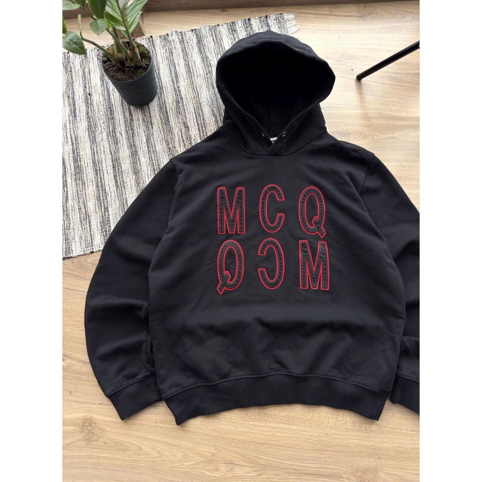 Alexander McQueen VINTAGE Alexander McQueen MCQ Big Logo Black Hoodie Men L Size US L / EU 52-54 / 3 - 4 Thumbnail