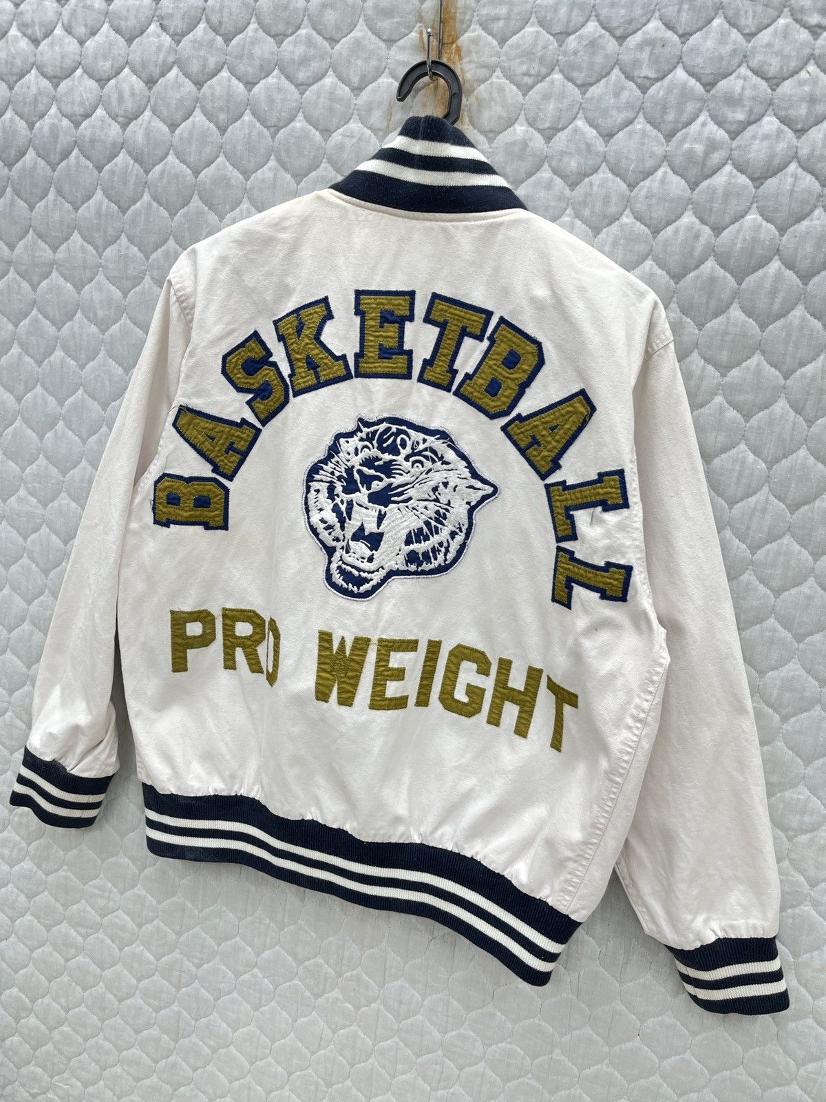 Vintage 🔥🔥🔥STEALS VTG PRO WEIGHT BASKETBALL BOMBER JACKET Size US S / EU 44-46 / 1 - 3 Thumbnail