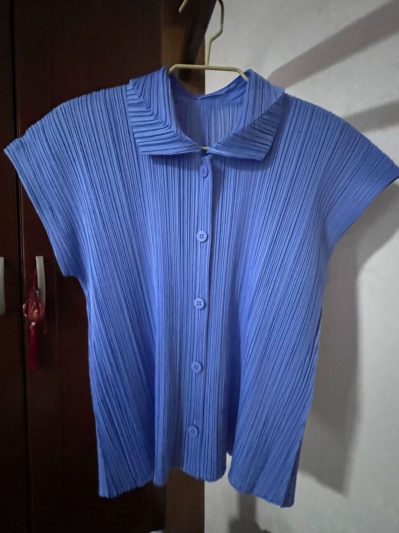 Issey Miyake Issey Miyake size:3 Blue pleated cardigan Size XS / US 0-2 / IT 36-38 - 2 Thumbnail