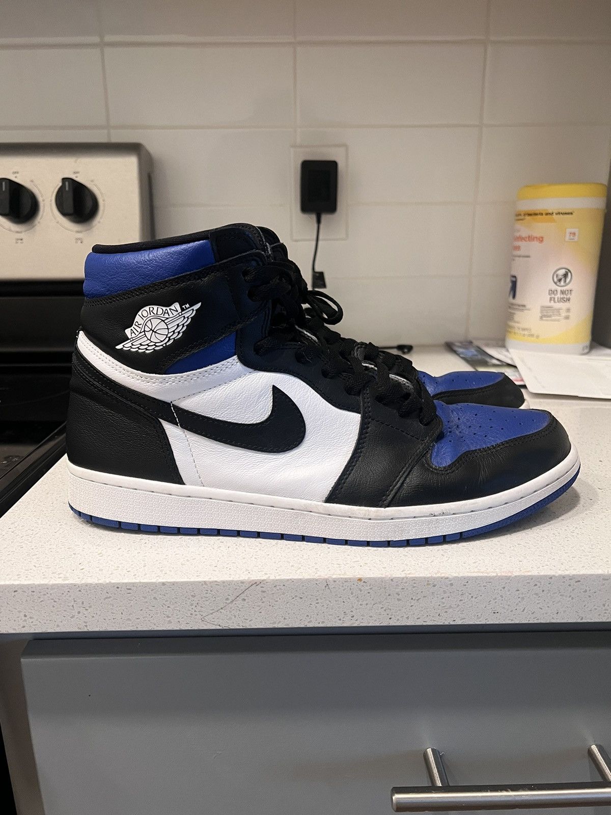 Jordan Brand × Nike Air Jordan 1 Royal Toe Size US 13 / EU 46 - 6 Thumbnail