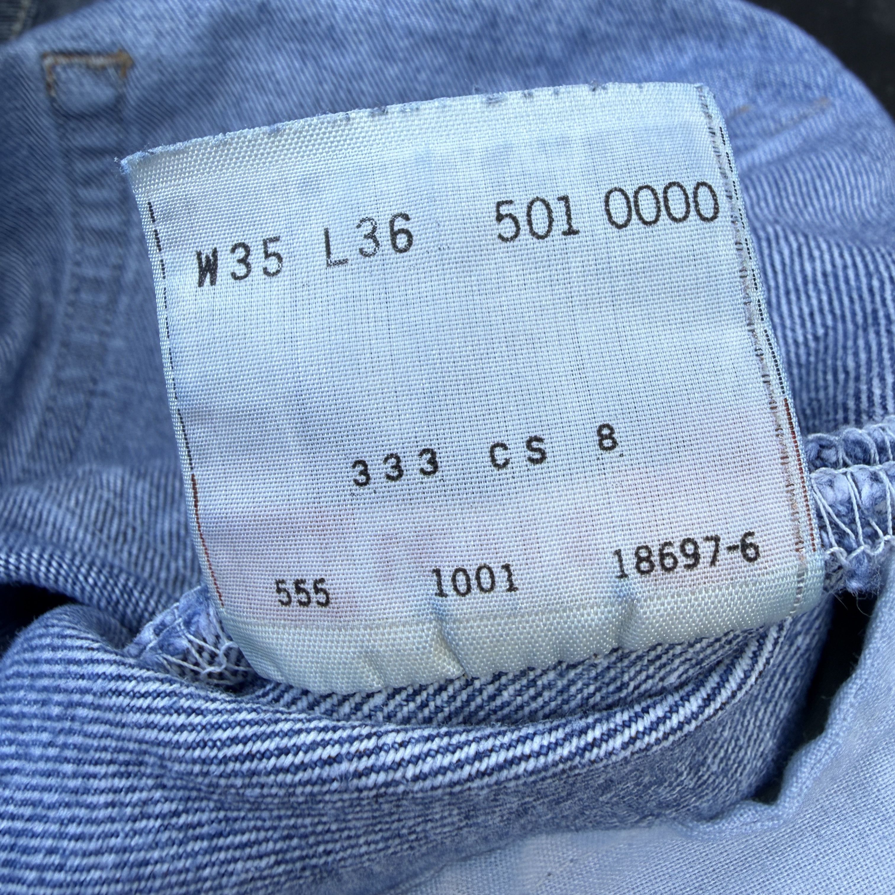 Levi's Vintage 90s Levis 501 Blue Button fly Denim Made USA Jeans Size US 33 - 7 Thumbnail