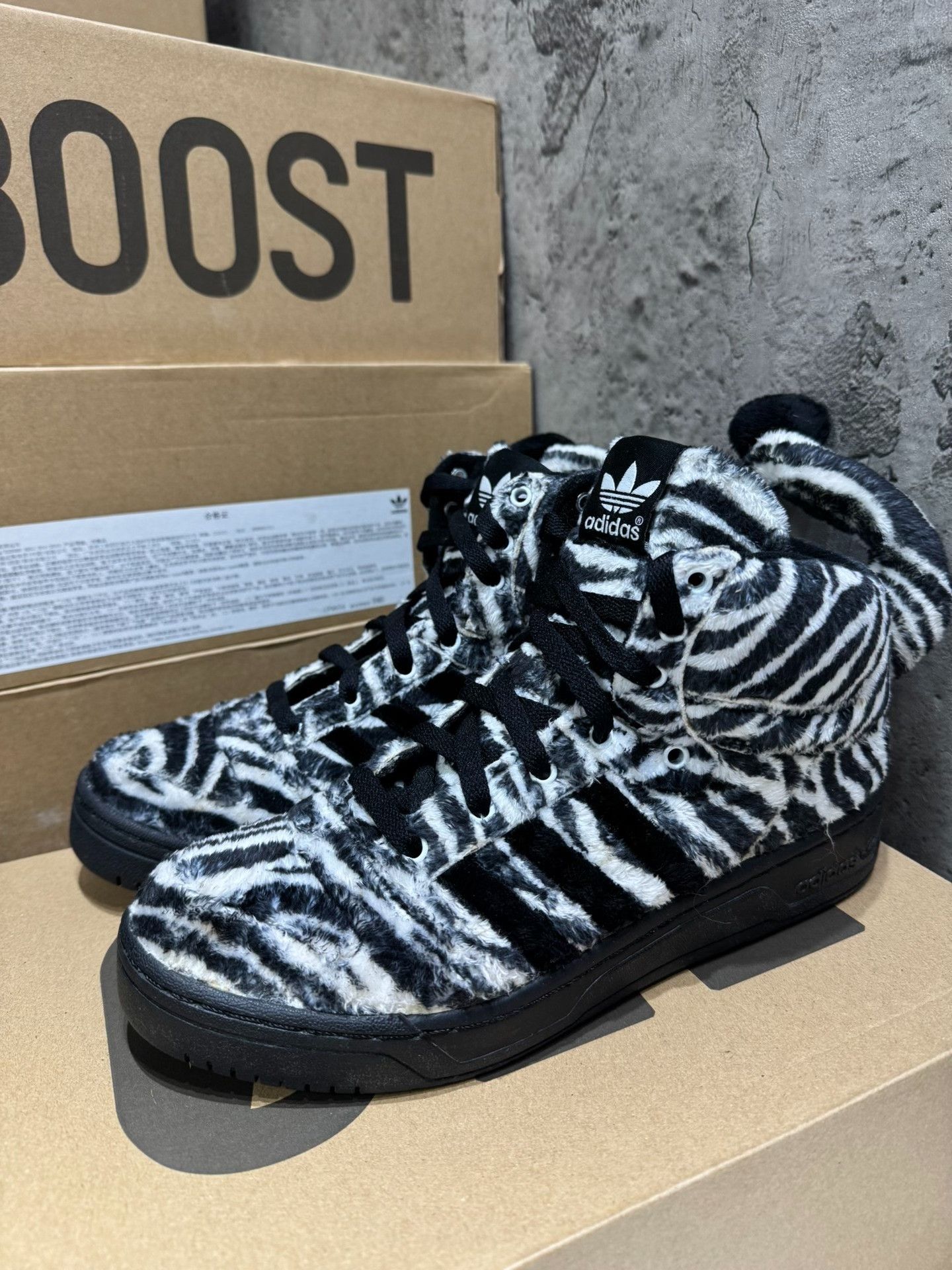 Adidas Adidas Black Hitop Sneakers 42 Men Size US 9 / EU 42 - 1 Thumbnail