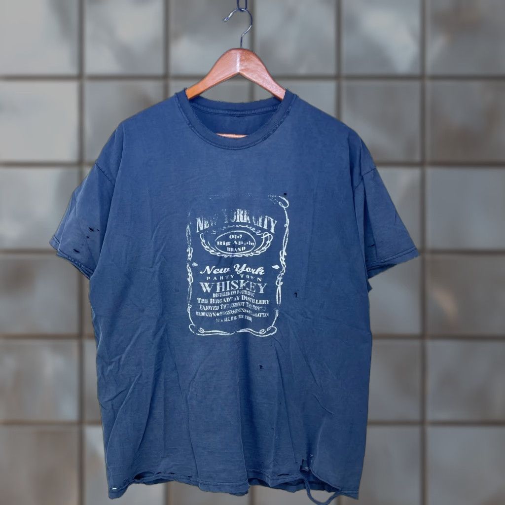 Vintage VINTAGE New York Sun Faded Black Whiskey T Shirt 2XL Men's T-Shirt 90s Movie Rock Band Pockets Cotton Hanes Beefy-T Size US XXL / EU 58 / 5 - 1 Thumbnail