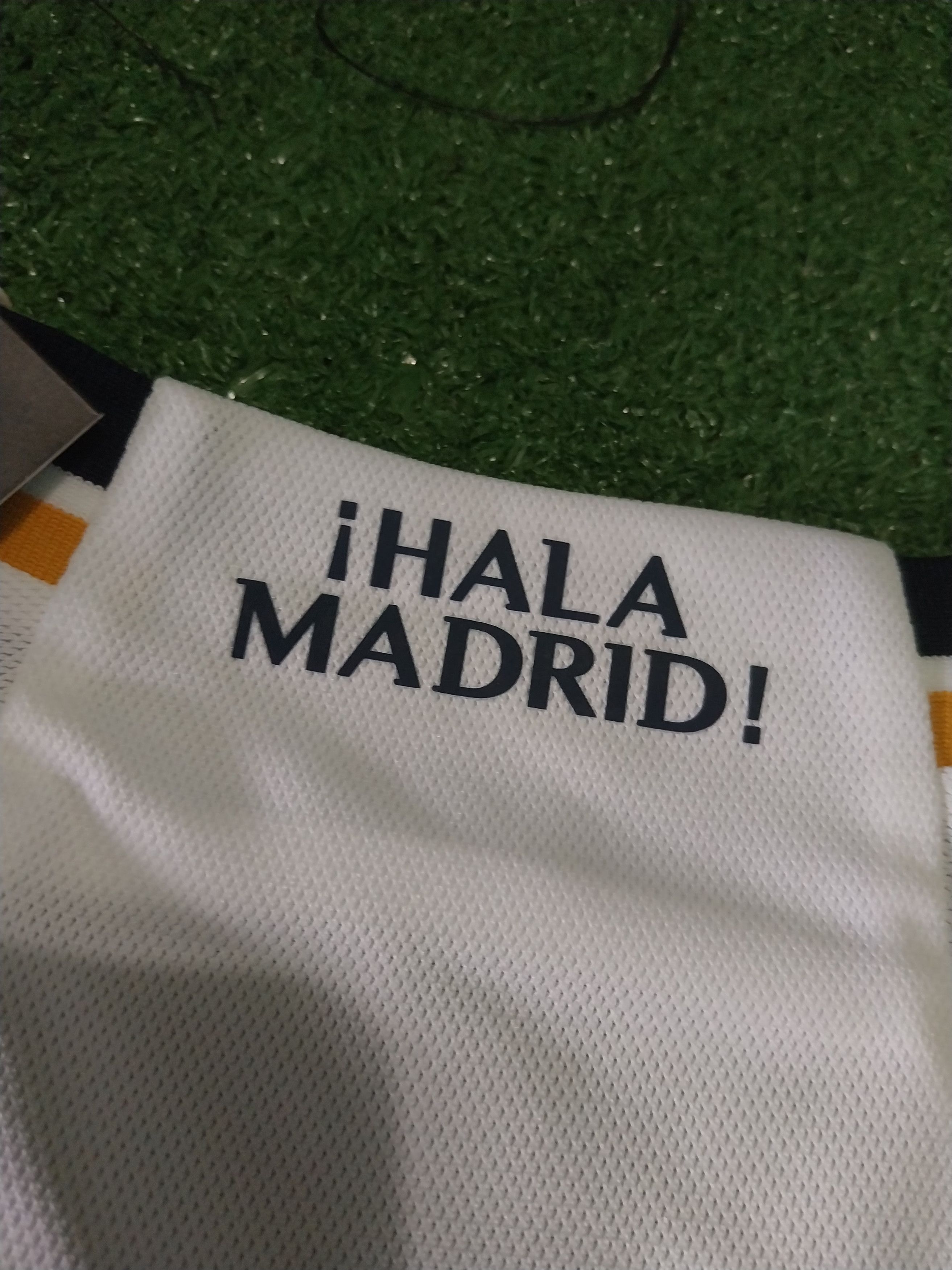 Adidas Real madrid home 2023/2024 jude bellingham jersey football Size US M / EU 48-50 / 2 - 10 Thumbnail
